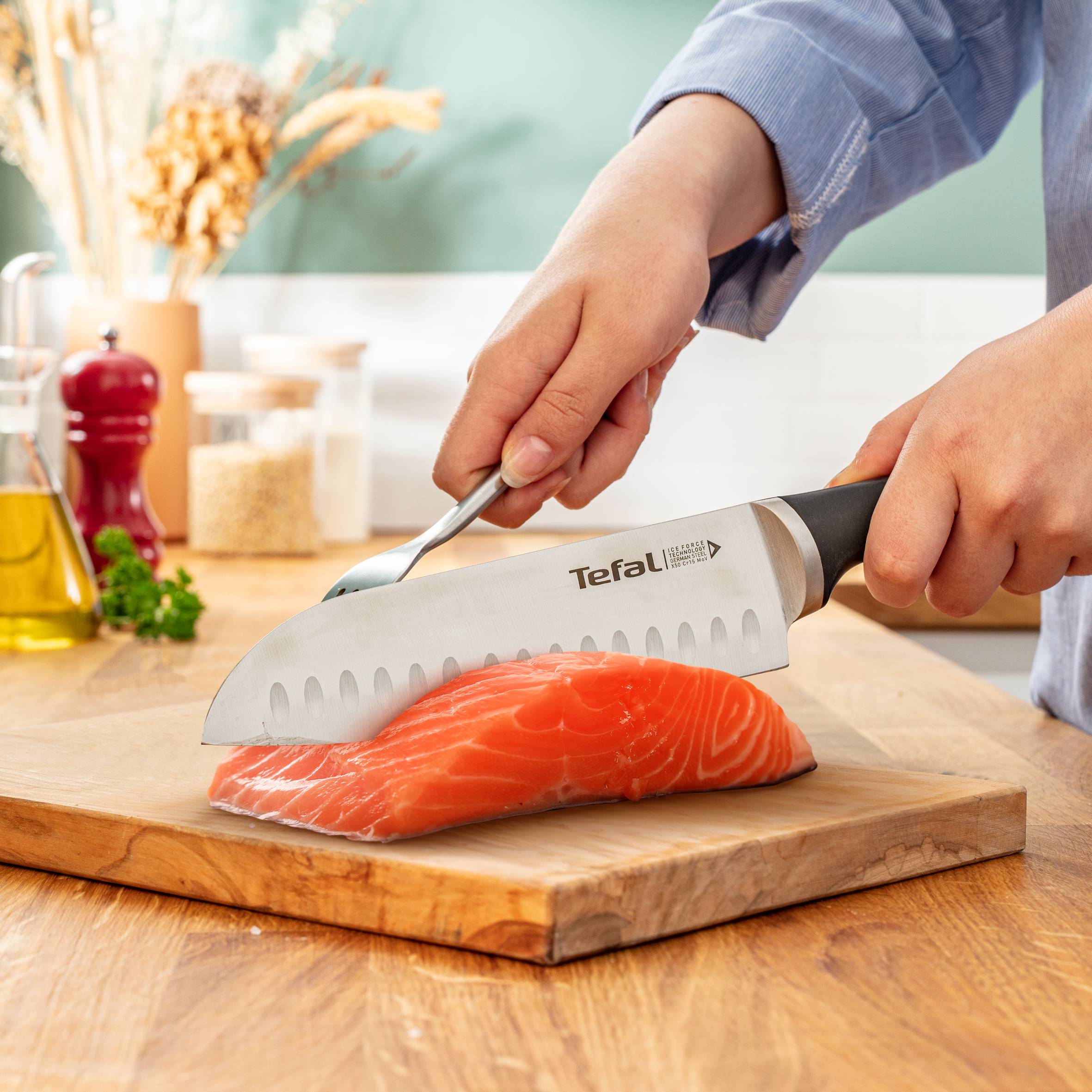 Ice Force set 7 pièces : Bloc couteaux universel en bois FSC + Couteaux : Cuisine 9 cm + Chef 20 cm + Utilité 11 cm + Santoku 18 cm + A trancher 20 cm + A pain 20 cm + Ciseaux de cuisine