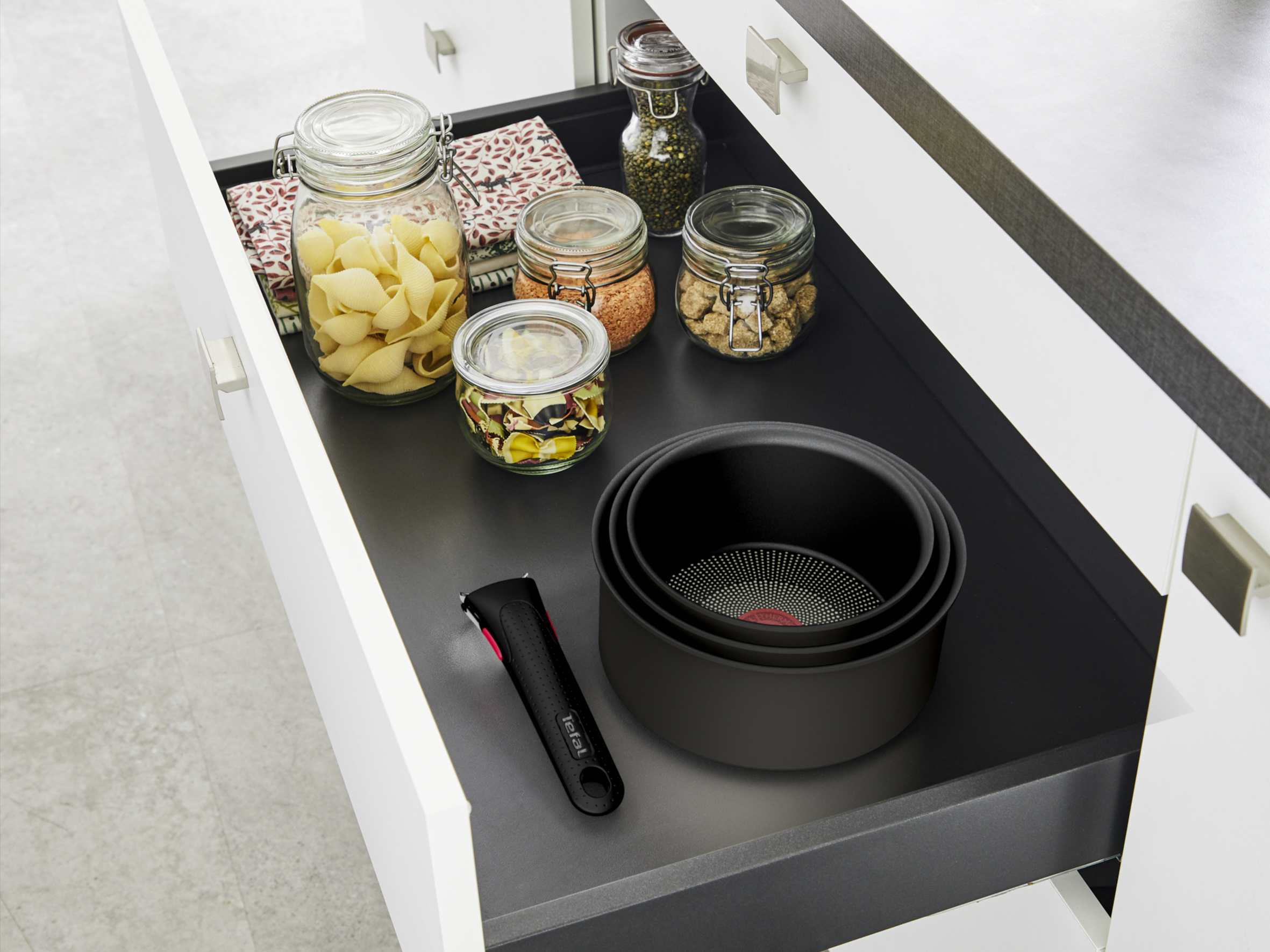 Casserole Tefal Titanium Essential 18 Cm + Couvercle – Antiadhésif Durable, Compatible Tous Feux Sauf Induction - 8