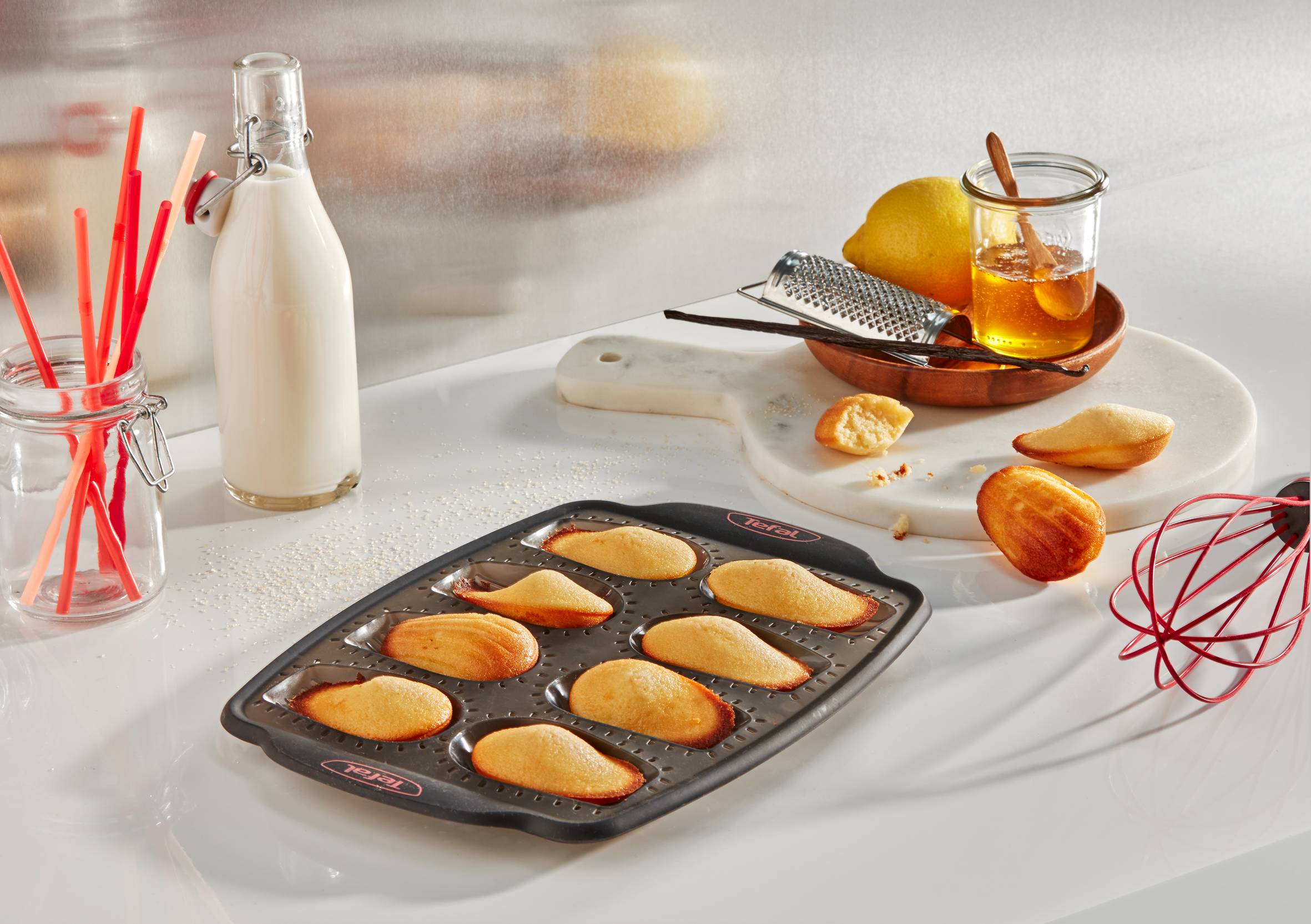 CRISPYBAKE Moule 24 mini madeleines silicone 30X29cm