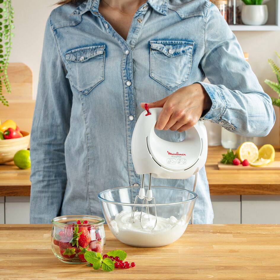 Easy max, Batteur électrique, 5 vitesses, 2 jeux de fouets, 200 W, Blanc