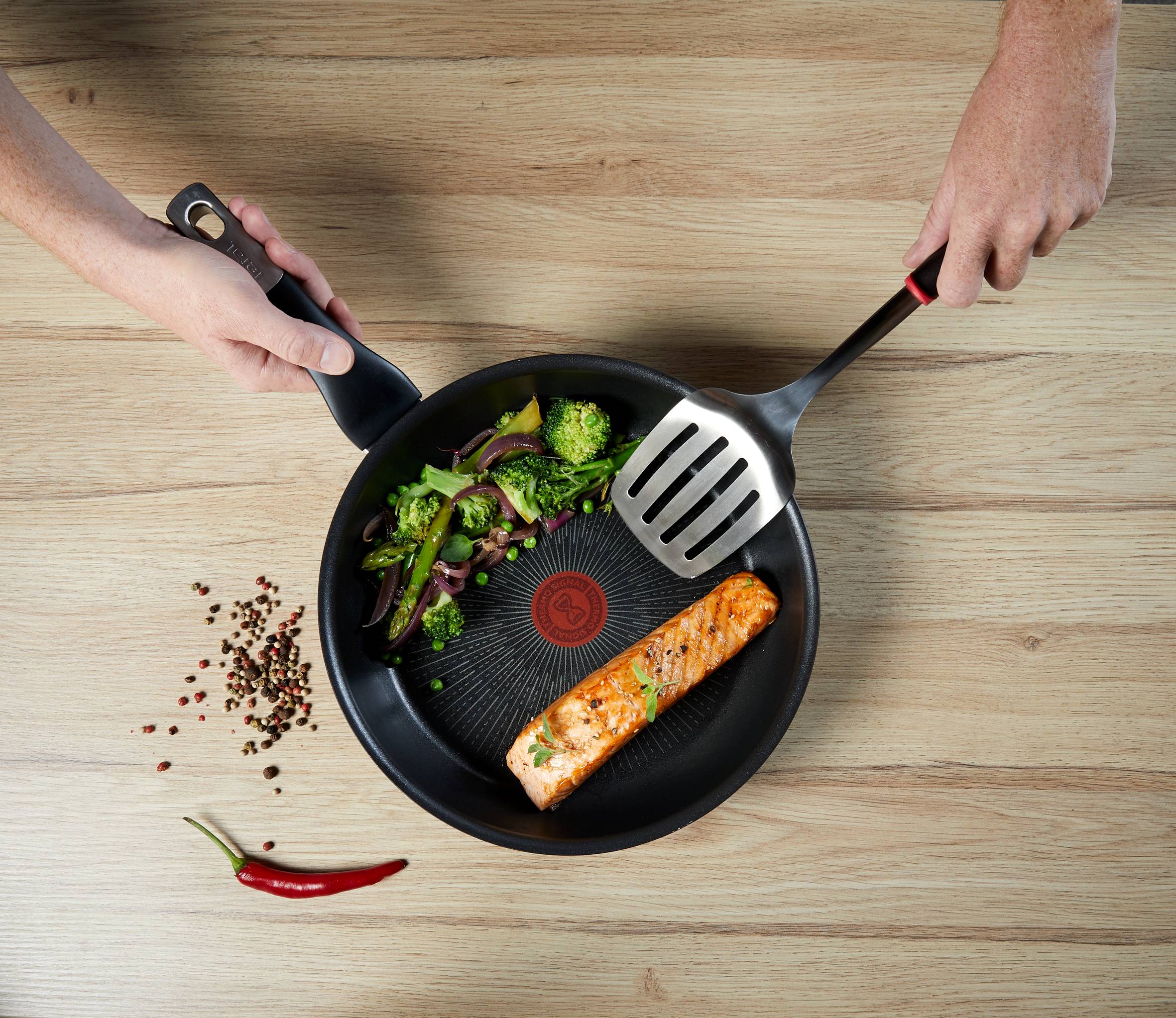 UNLIMITED Sauteuse 26 cm (4 L) avec couvercle