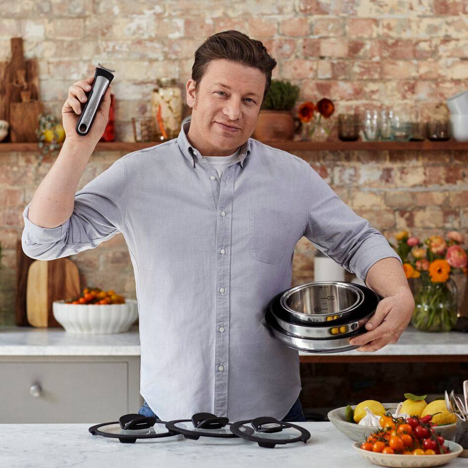 Machine à Pâtes Jamie Oliver Rouge Inox, Manuelle, Avec Accessoires Et Notice, Jamais Utilisée