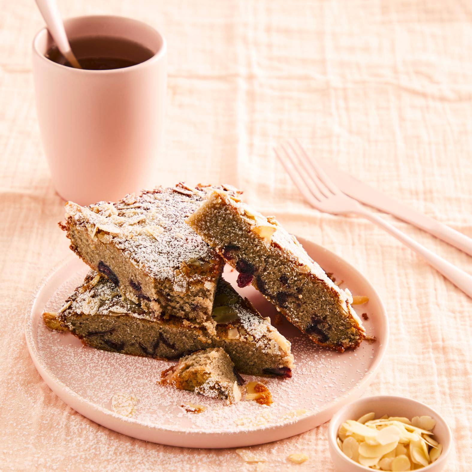 Gâteau fondant aux cerises et amandes - Recette Poêles et Casseroles | Tefal