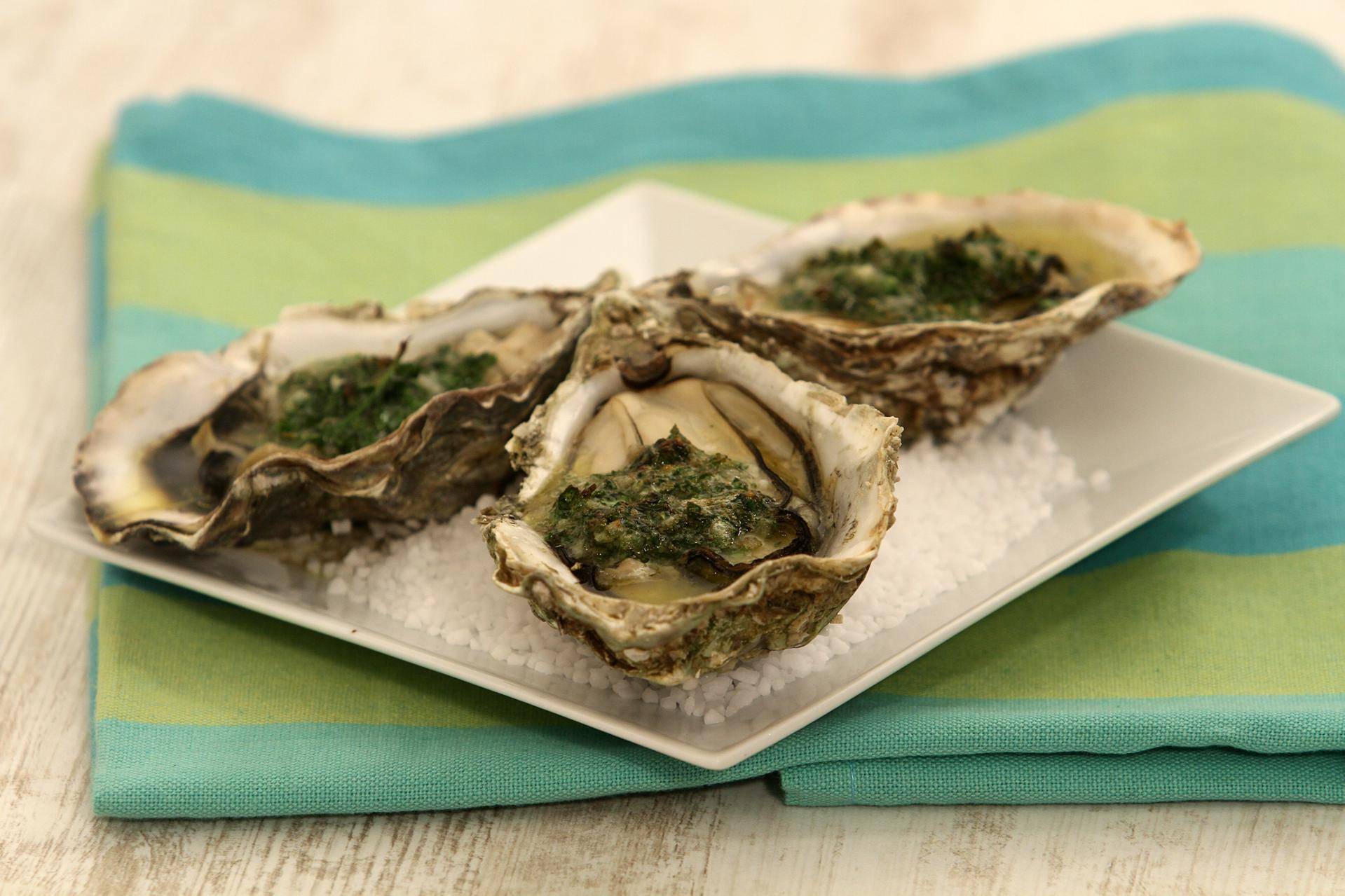 Huîtres chaudes gratinées au beurre d'herbes - Recette undefined | Tefal