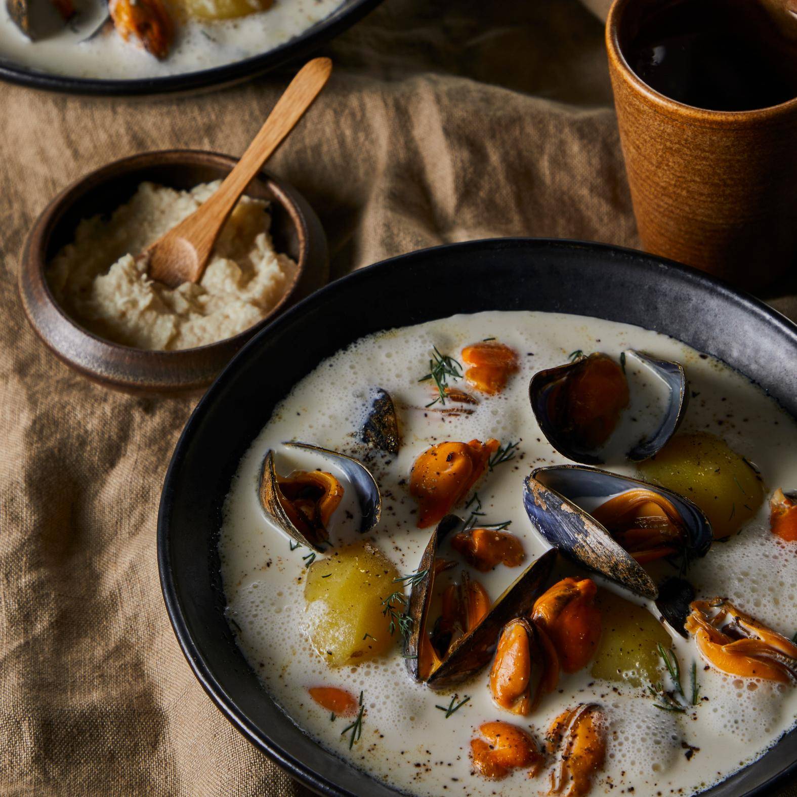 Moules au raifort à la scandinave, pommes de terre fondantes - Recette Poêles et Casseroles | Tefal