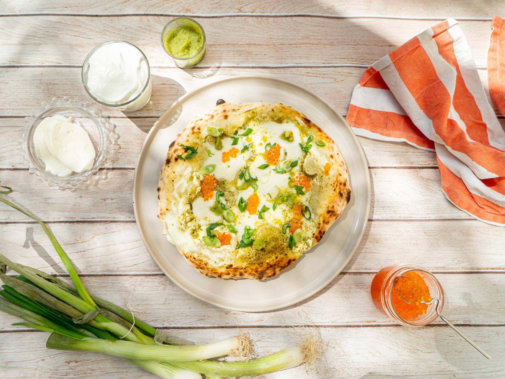 Mozza, pesto, œufs de truite - Recette Pizza Oven | Tefal