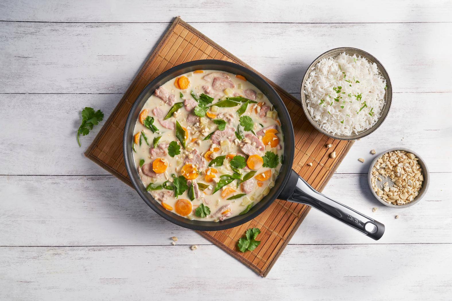 Filet de porc émincé au lait de coco et curry - Recette Poêles et Casseroles | Tefal