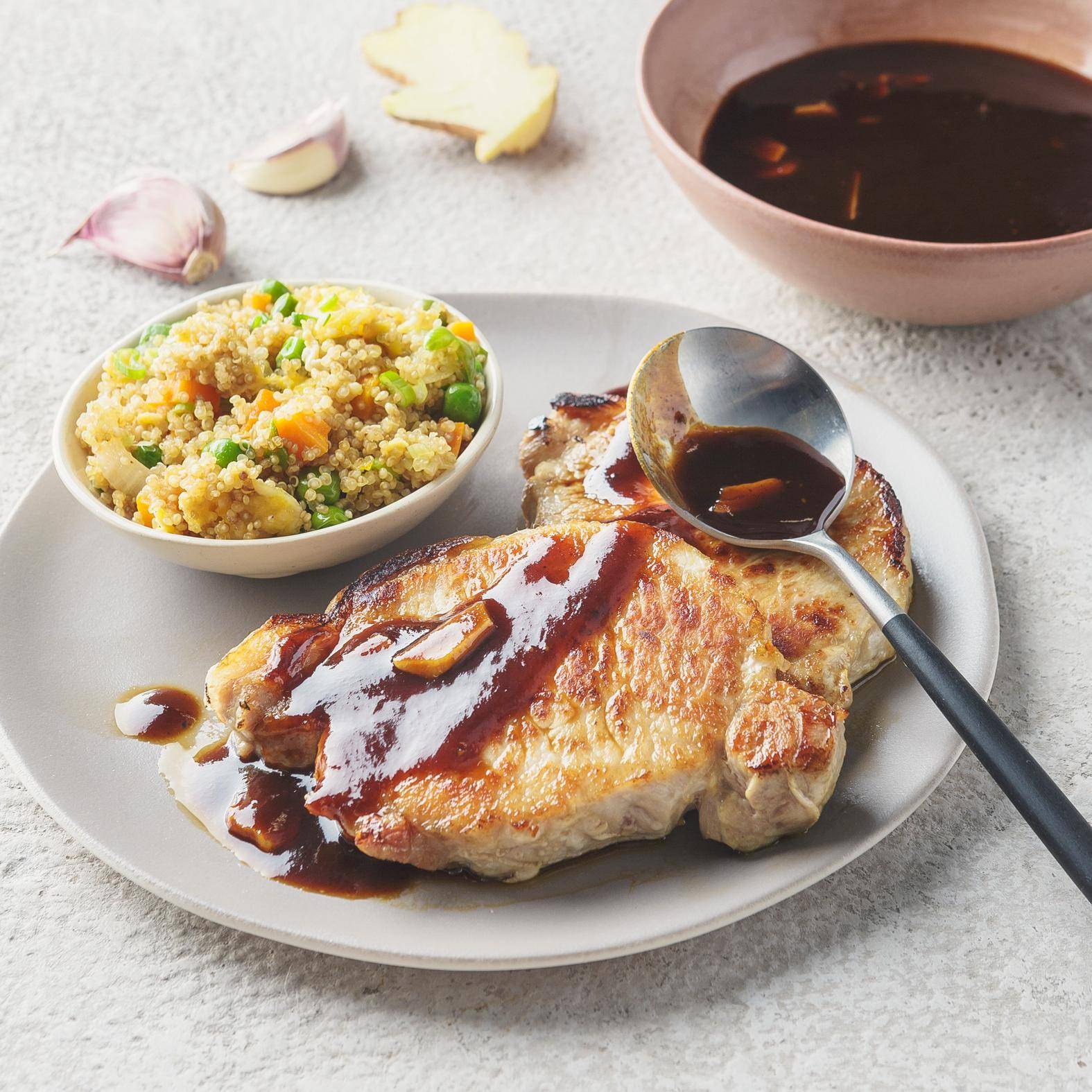 Côtes de porc glacées à la sauce hoisin - Recette Poêles et Casseroles | Tefal