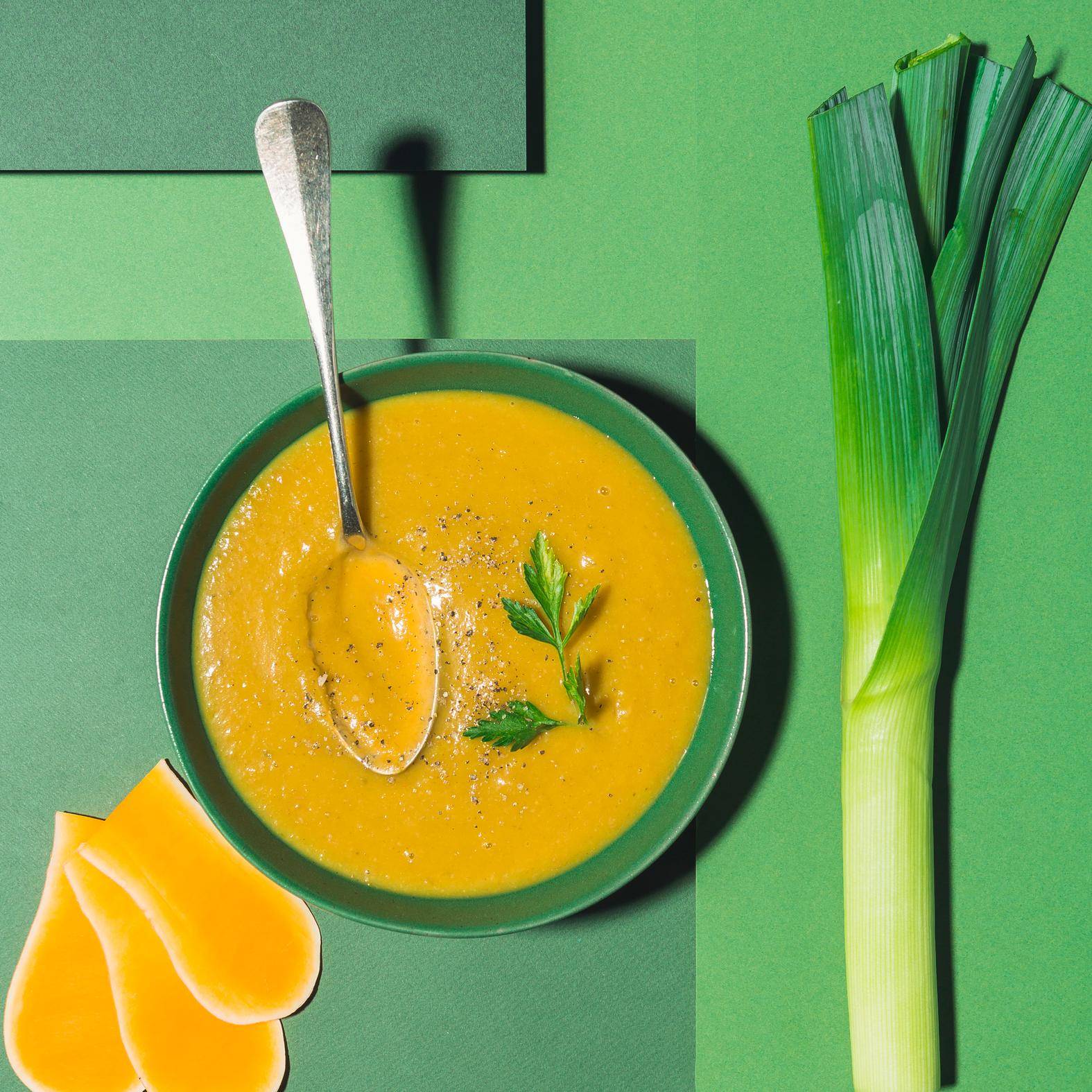 Velouté aux légumes et écorces de courge butternut - Recette Poêles et Casseroles | Tefal