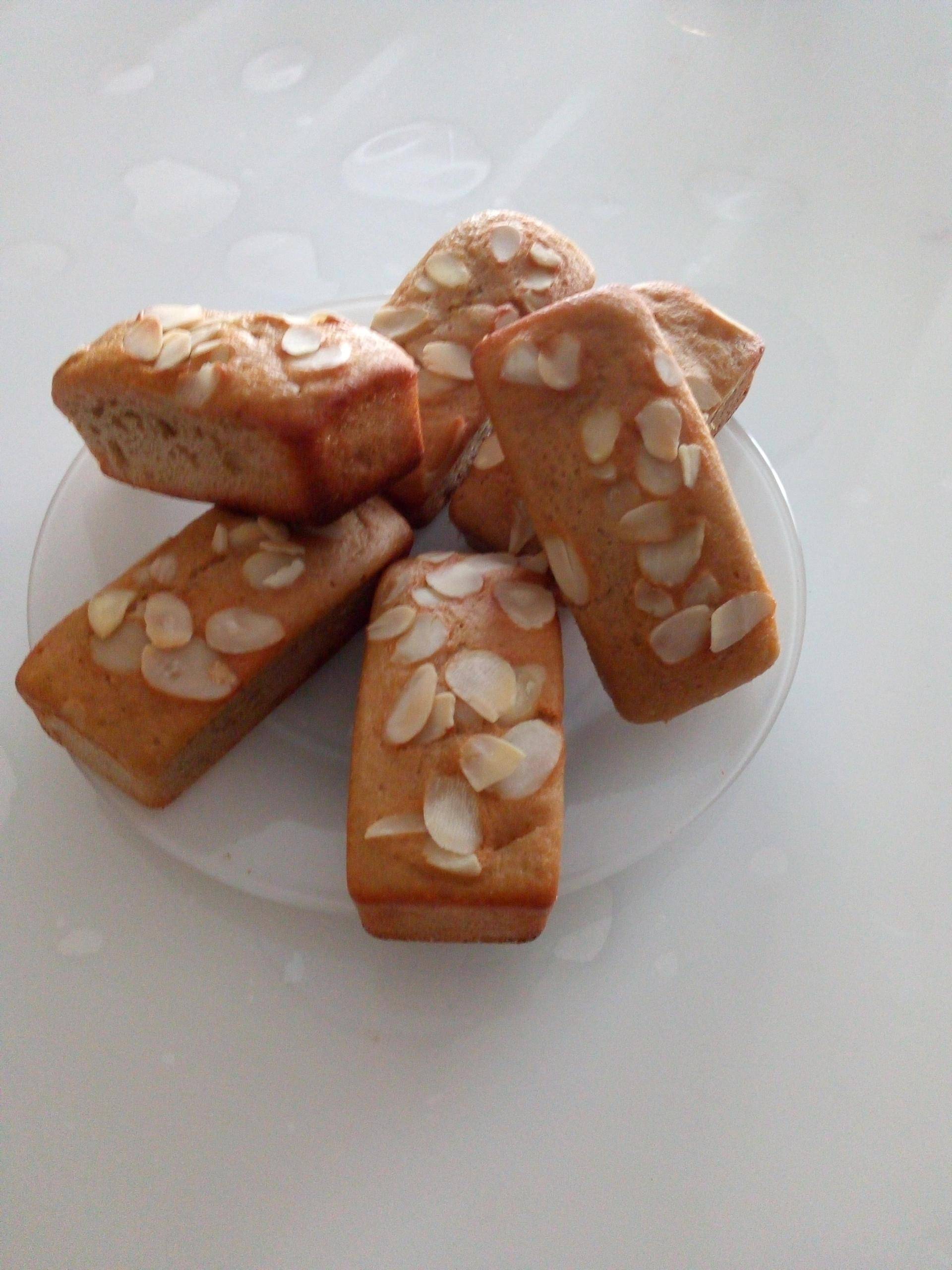 Mini cakes au yaourt à la framboise, amandes - Recette Cake Factory | Tefal