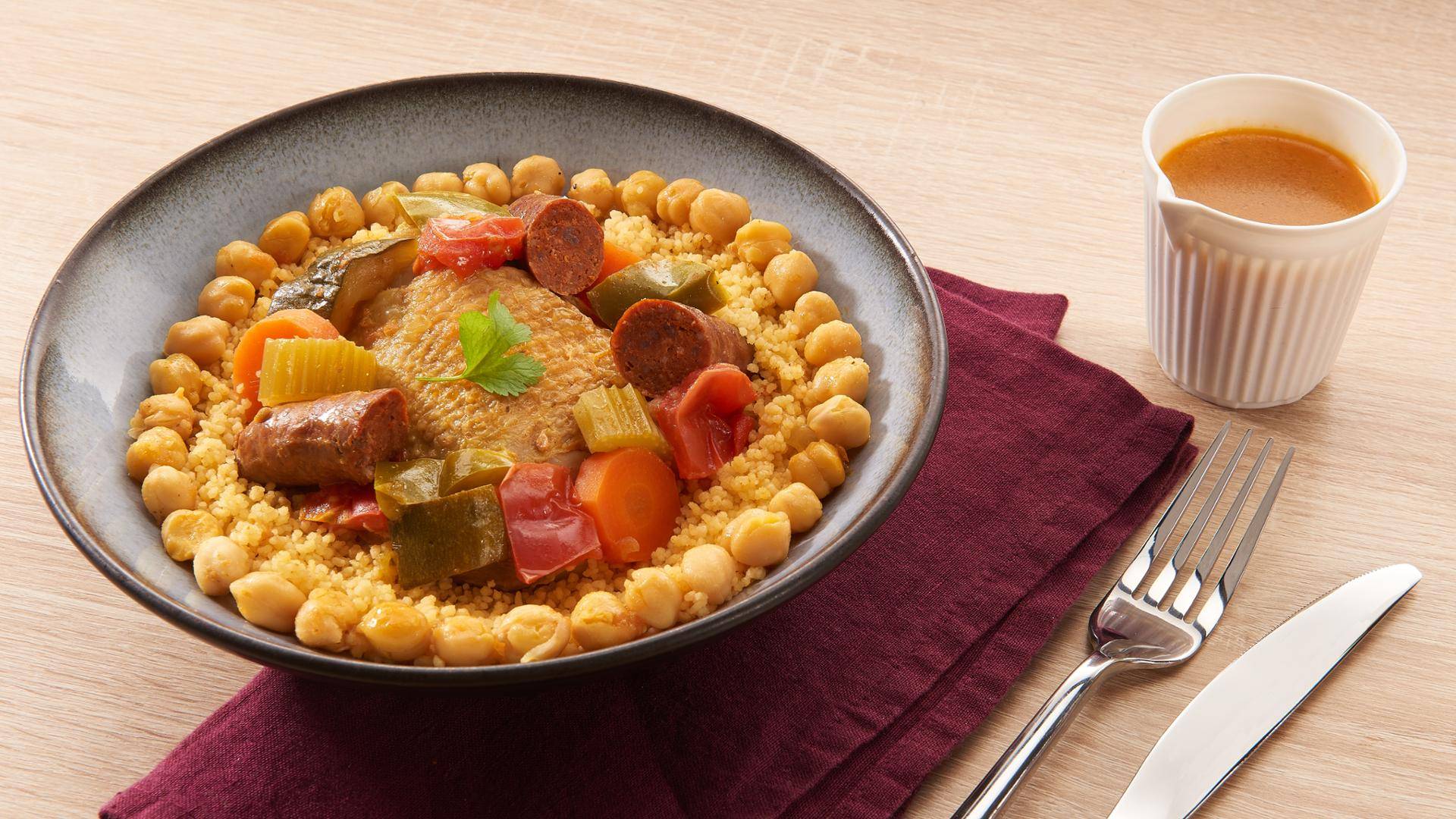 Couscous au poulet et aux merguez - Recette Poêles et Casseroles | Tefal