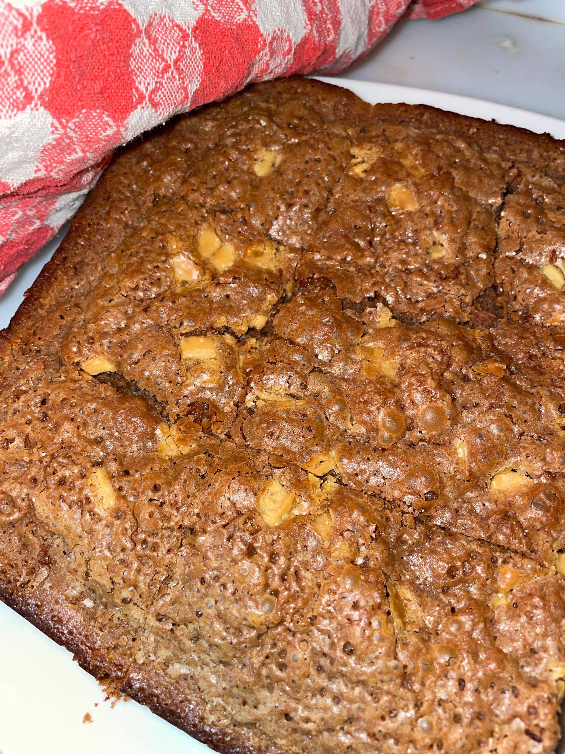 Brownie chocolat au lait au pépites de chocolat blanc - Recette Cake Factory | Tefal