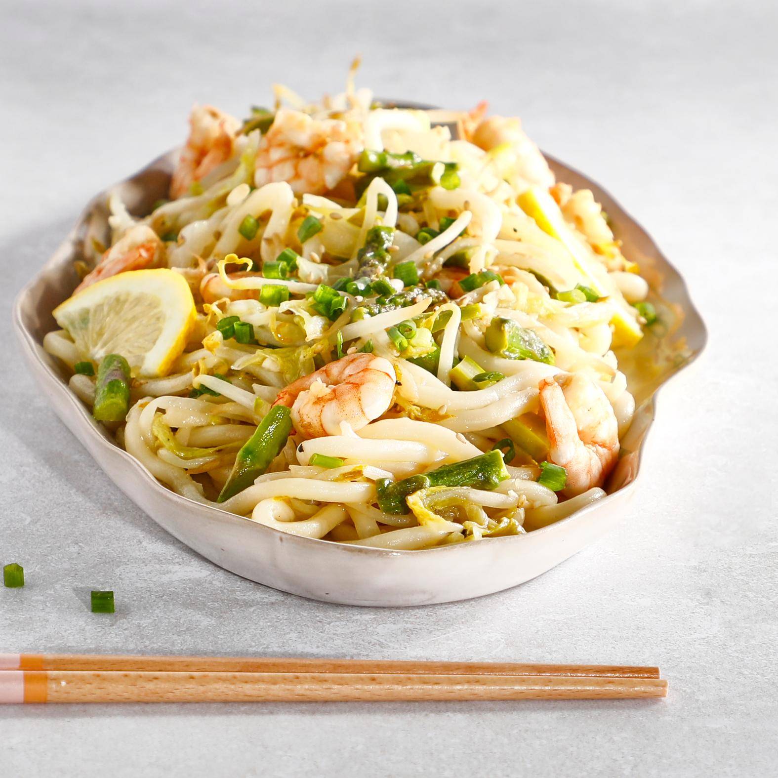 Nouilles sautées aux légumes et aux fruits de mer (Yakisoba) - Recette Poêles et Casseroles | Tefal