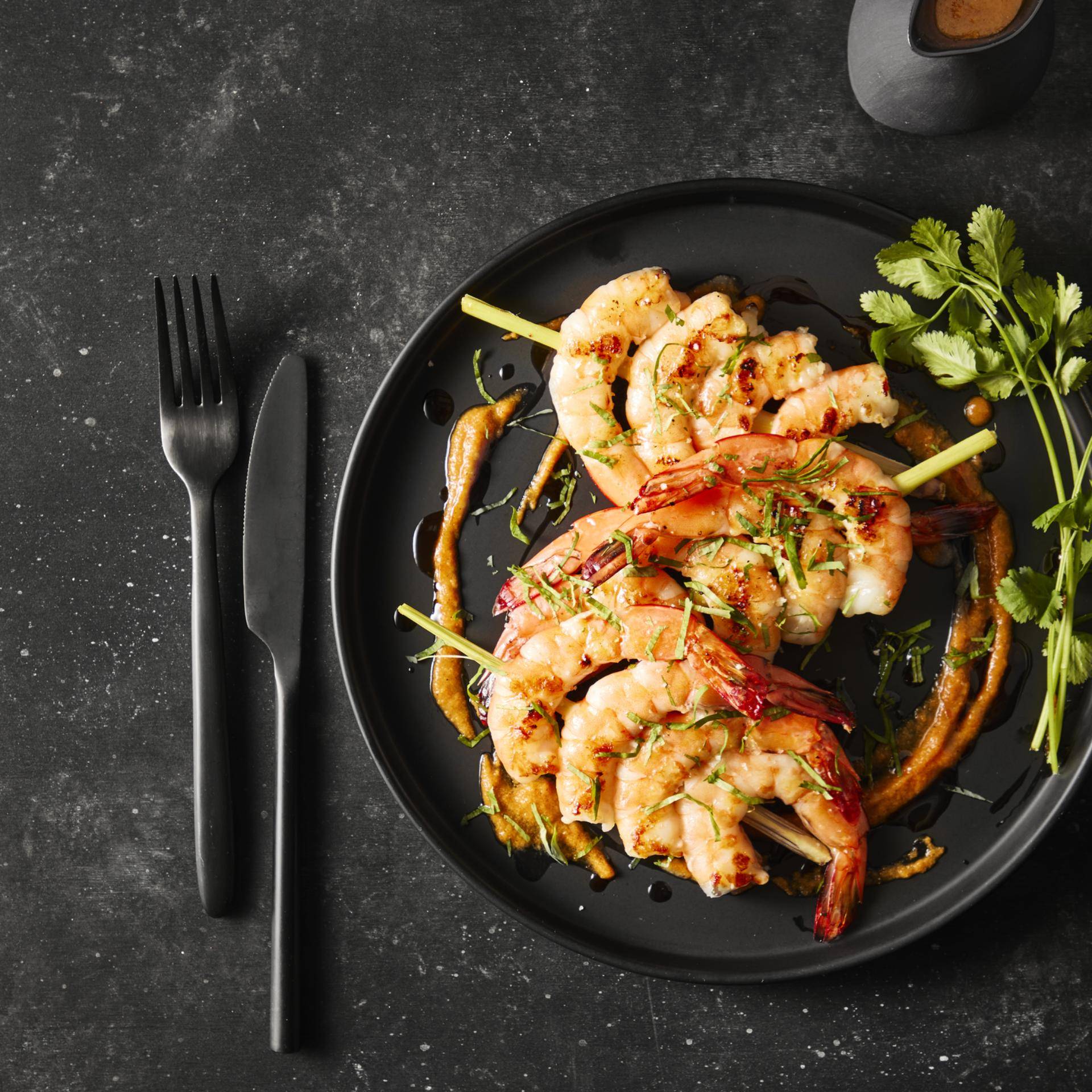 Brochettes bâtons de citronnelle, crevettes et piment - Recette Poêles et Casseroles | Tefal