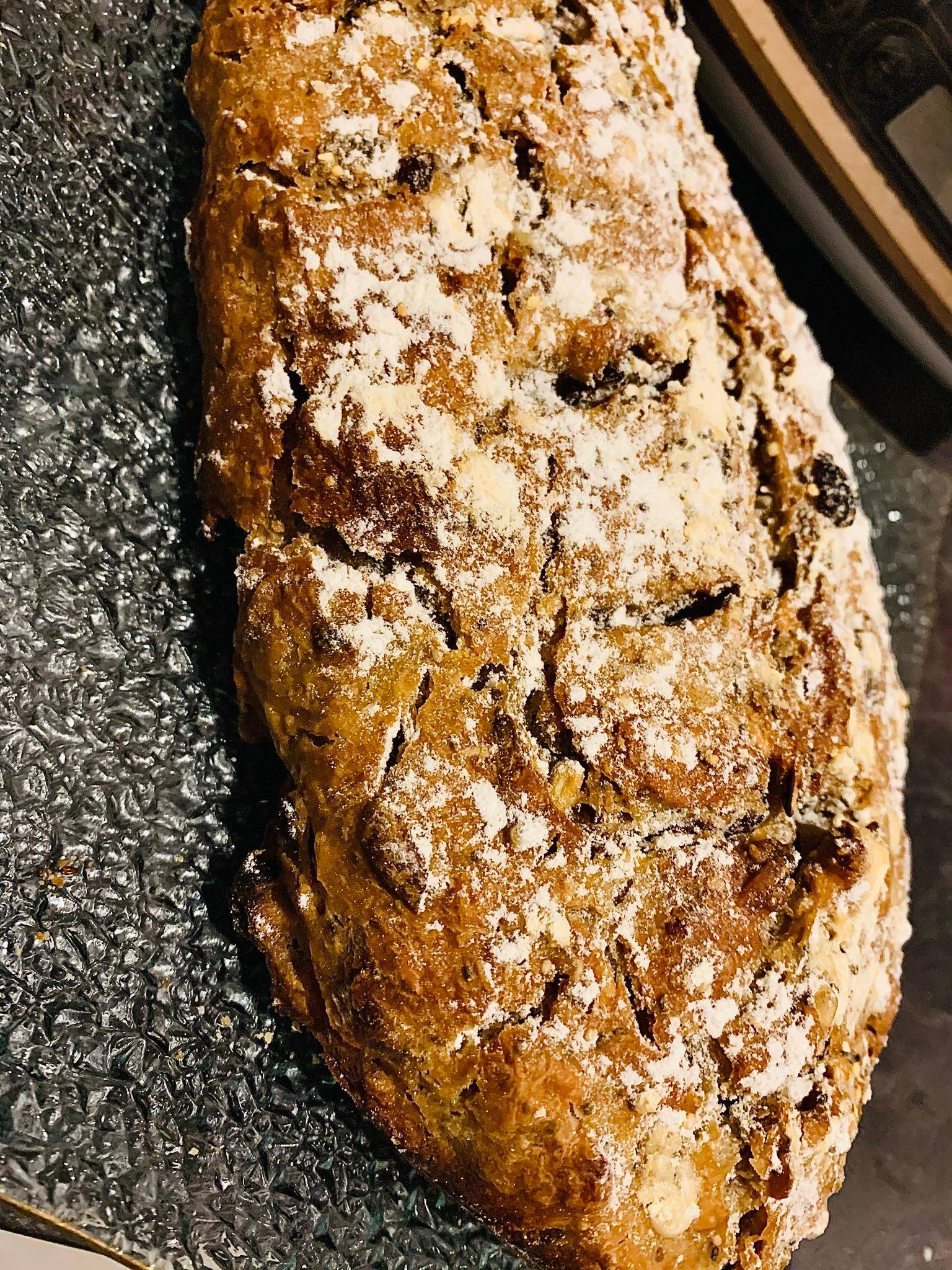 Pain semi-complet aux graines et raisins - Recette Cake Factory | Tefal