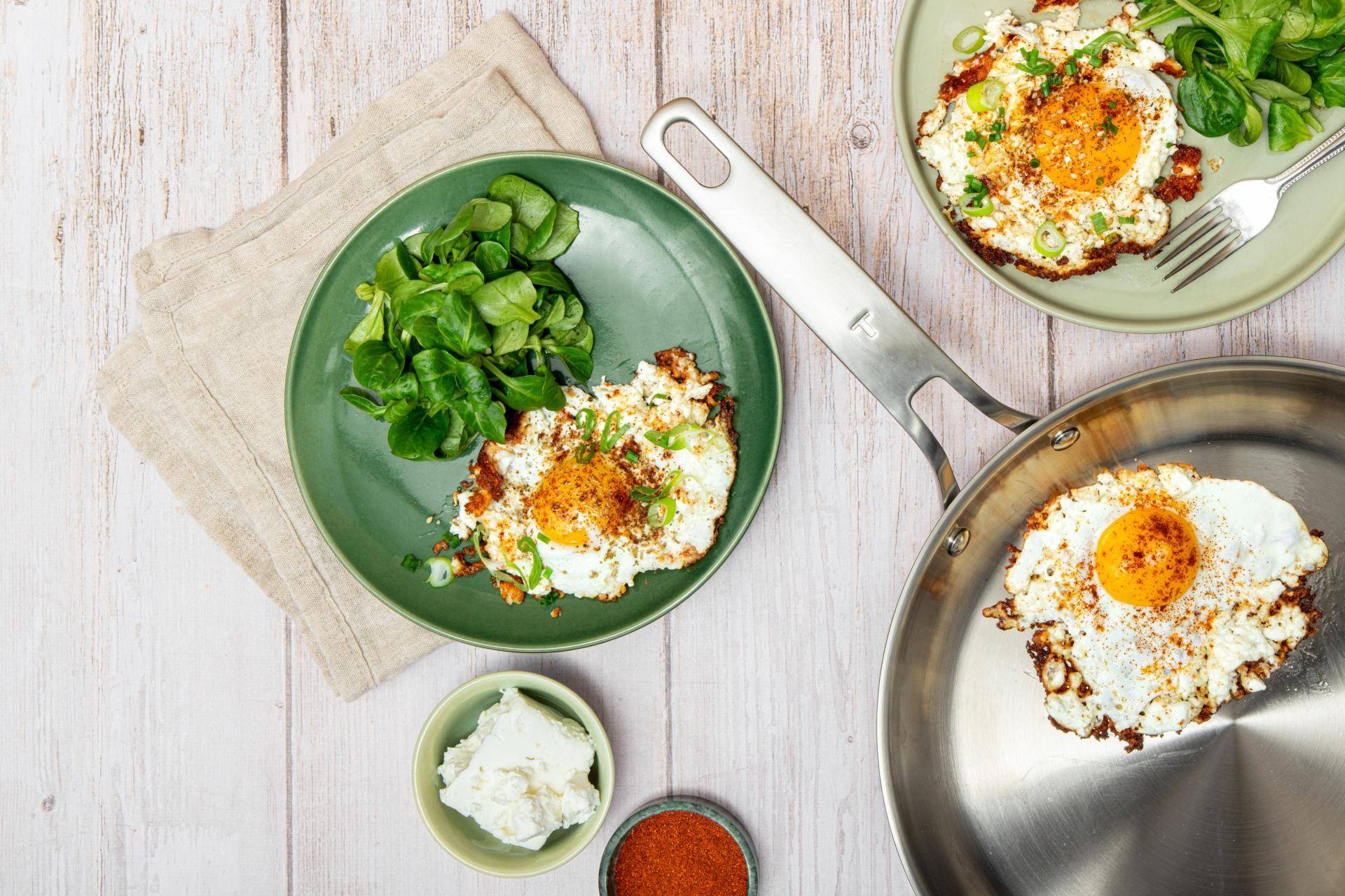 Œufs au plat croustillants à la fêta - Recette Poêles et Casseroles | Tefal