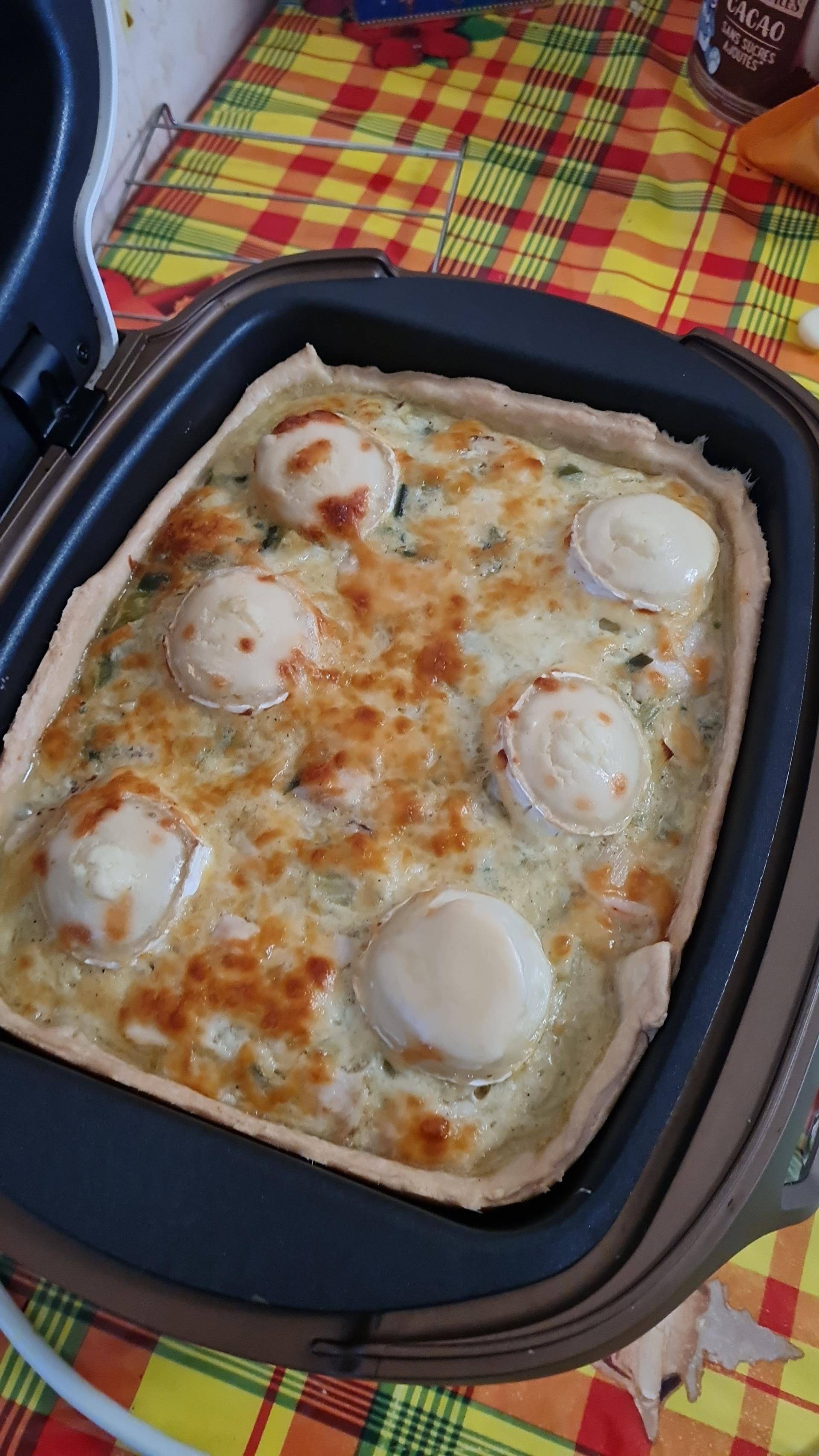 Tarte aux poireaux, poulet et chèvre - Recette Cake Factory | Tefal