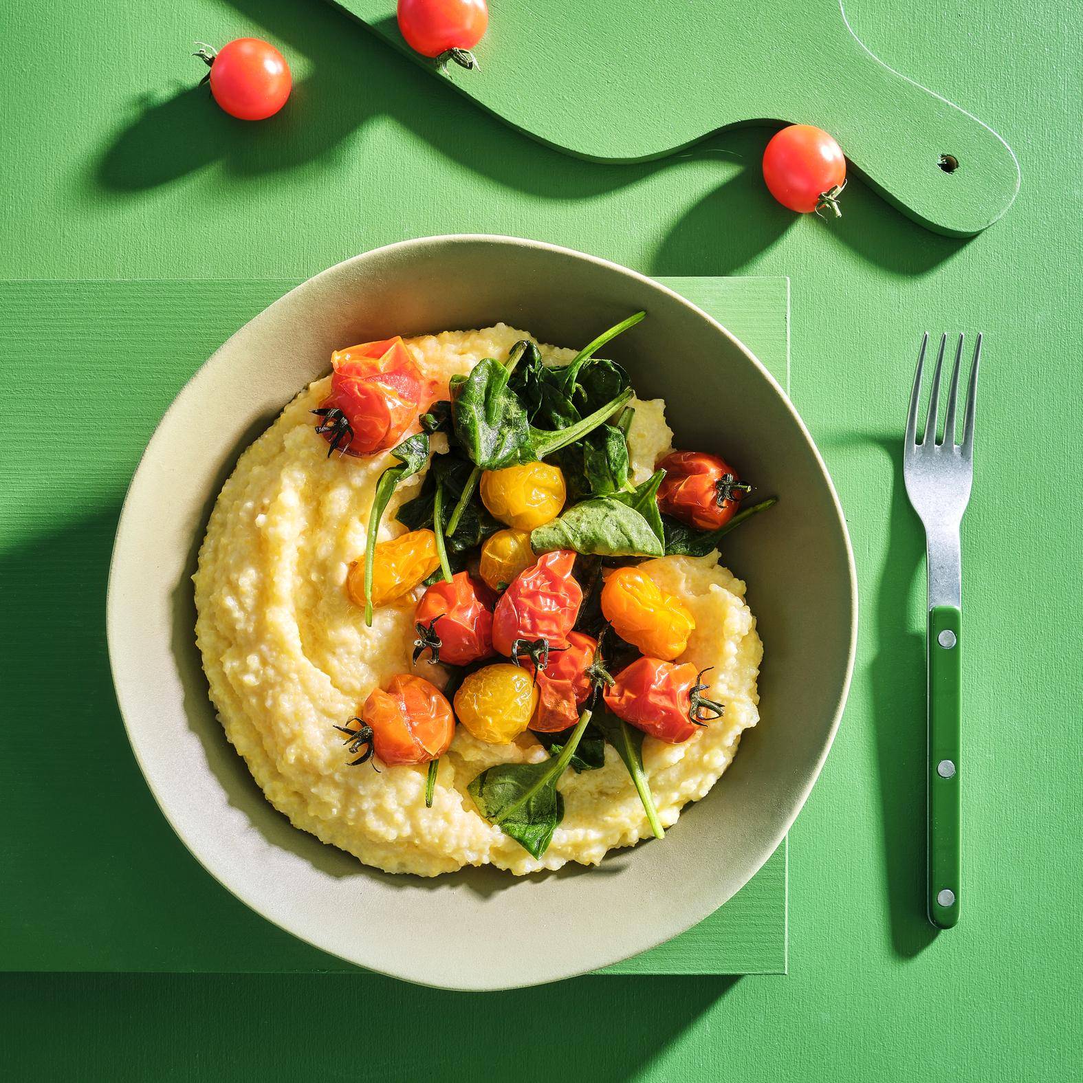 Tomates rôties et polenta crémeuse au fromage de chèvre - Recette Poêles et Casseroles | Tefal