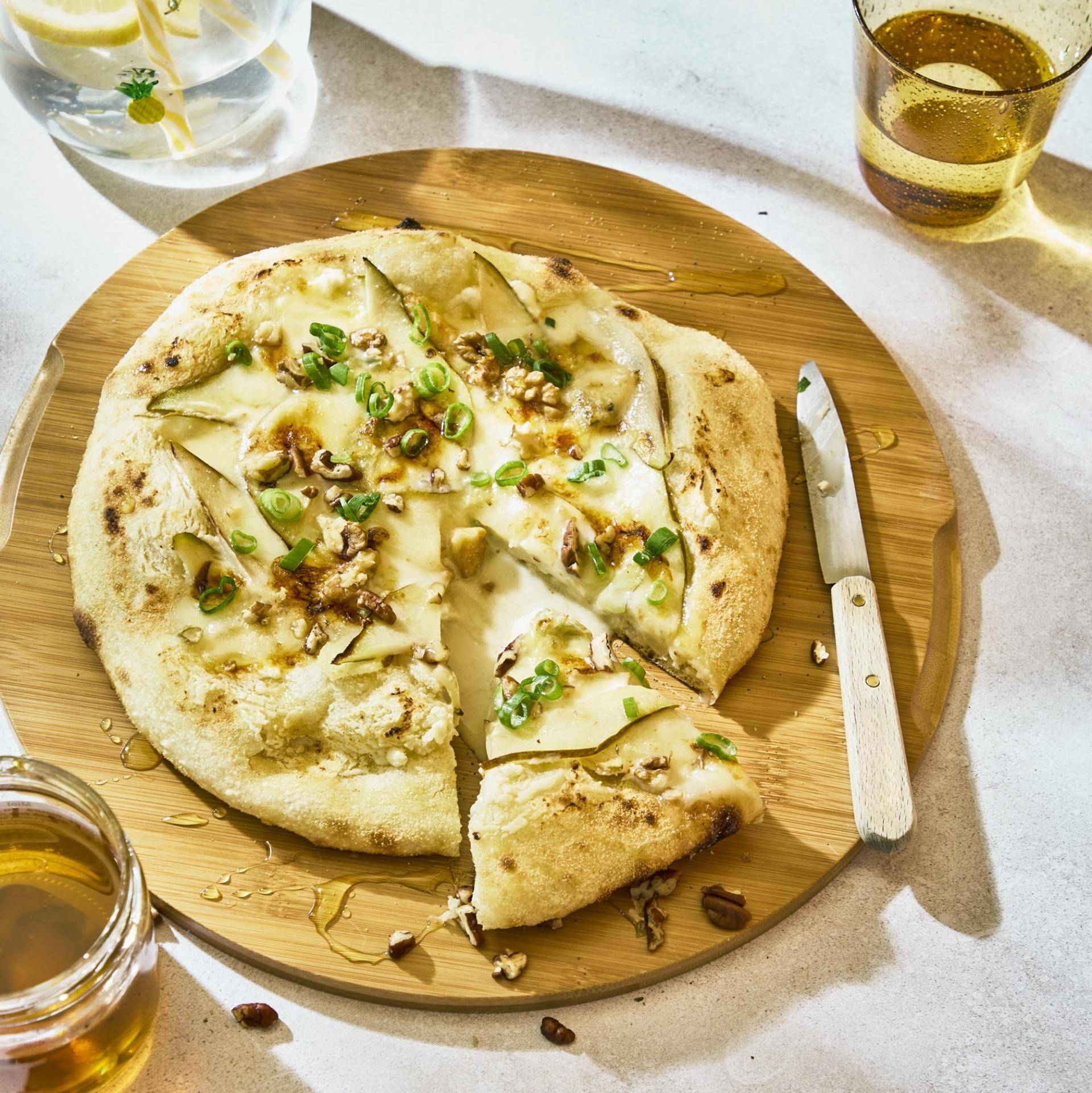 Pizza Gorgonzola Galbani, Poire & Noix - Recette Pizza Pronto | Tefal