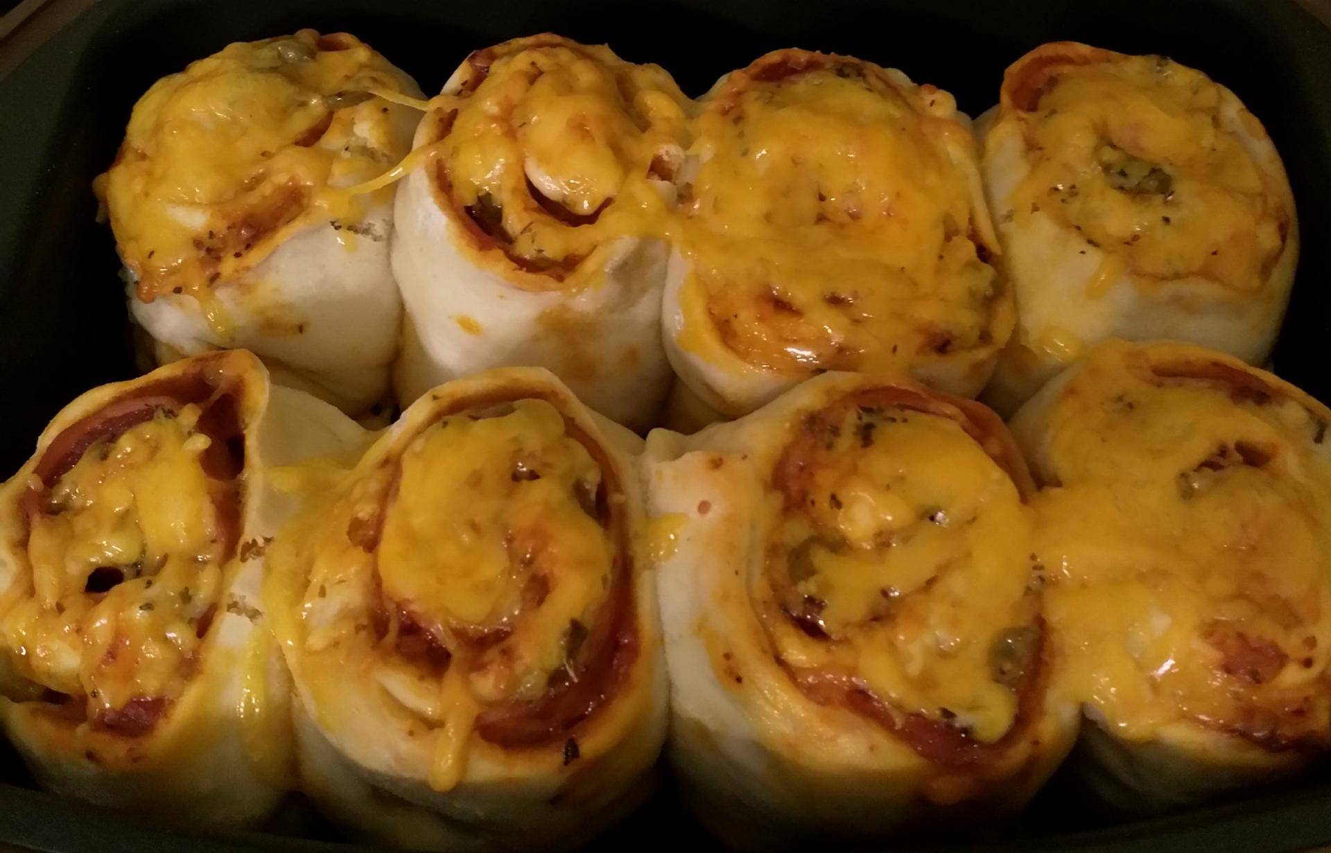 PIZZA ROLL AU JAMBON, OLIVES ET FROMAGE - Recette Cake Factory | Tefal
