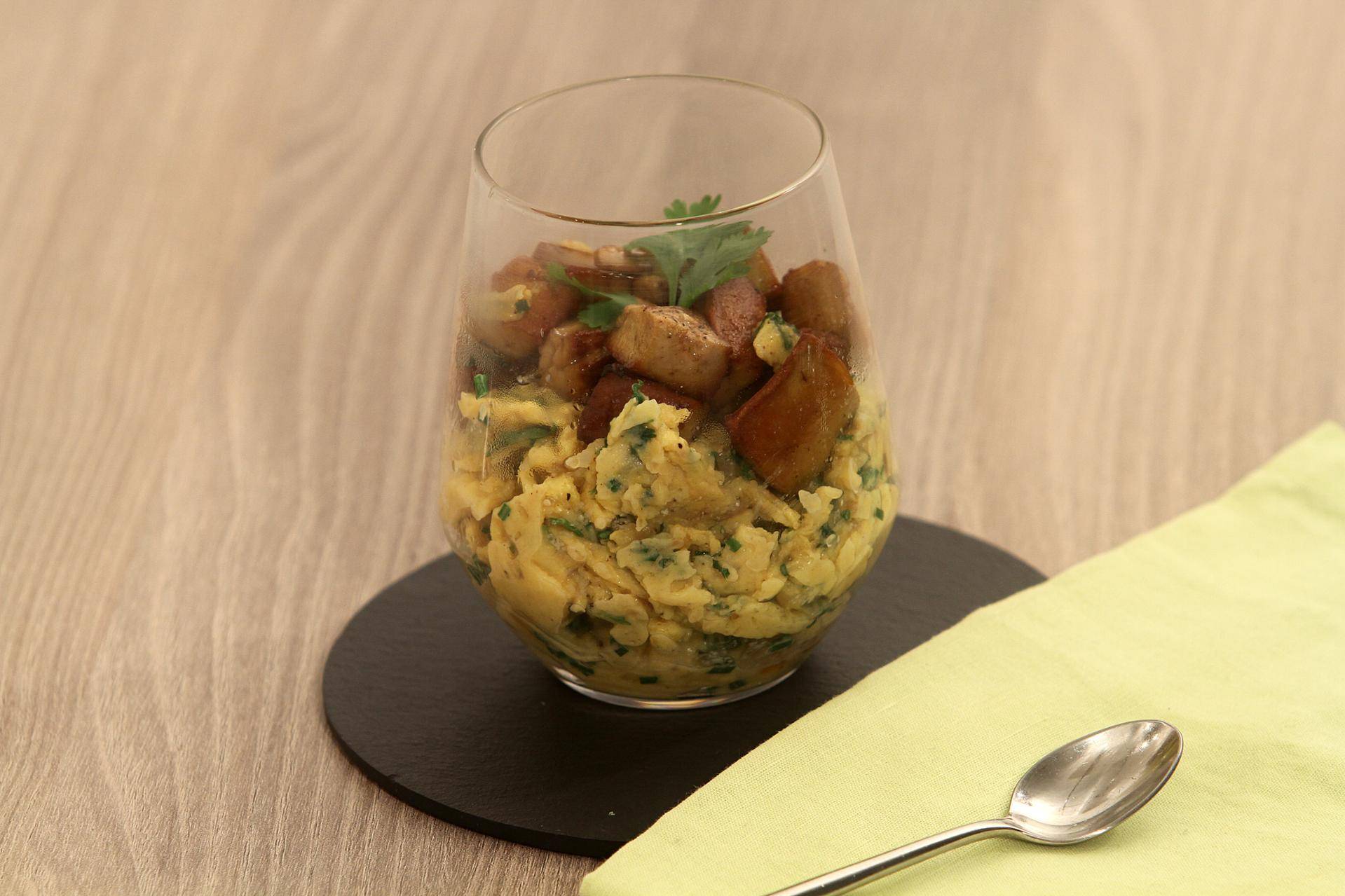Verrine brouillade d'oeufs au foie gras - Recette undefined | Tefal