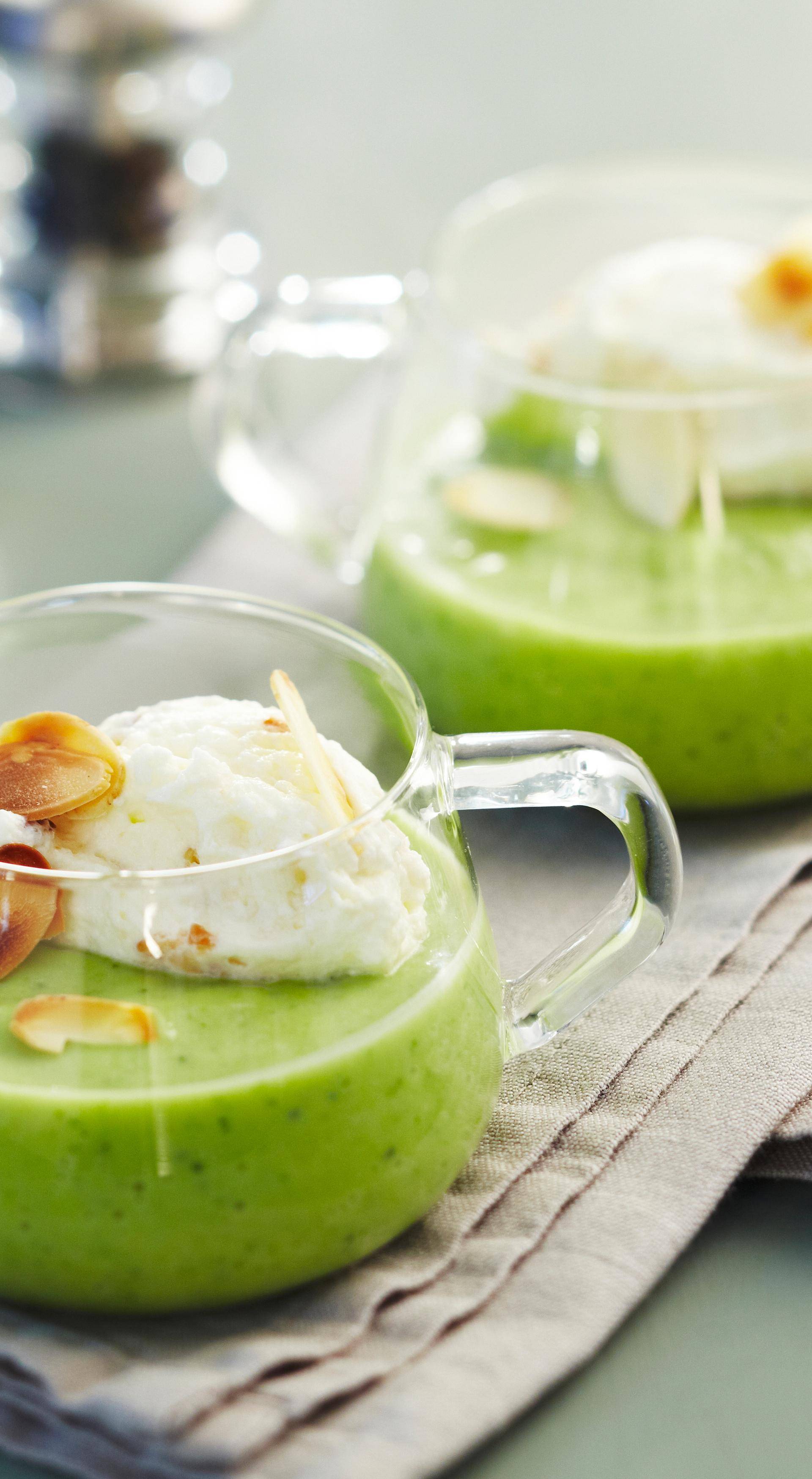 Cappuccino de brocolis aux amandes grillées - Recette undefined | Tefal