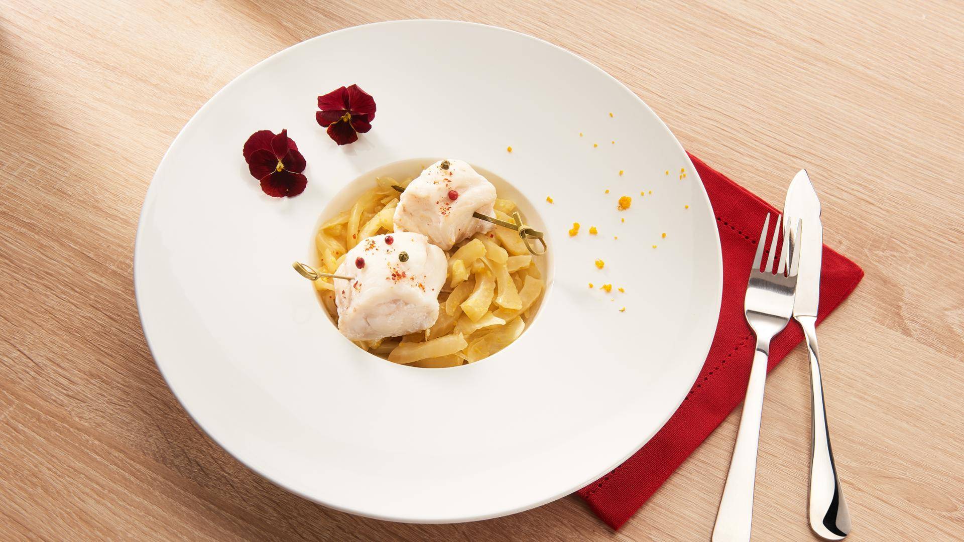 Estouffade de roulades de colin au fenouil et agrumes - Recette Poêles et Casseroles | Tefal