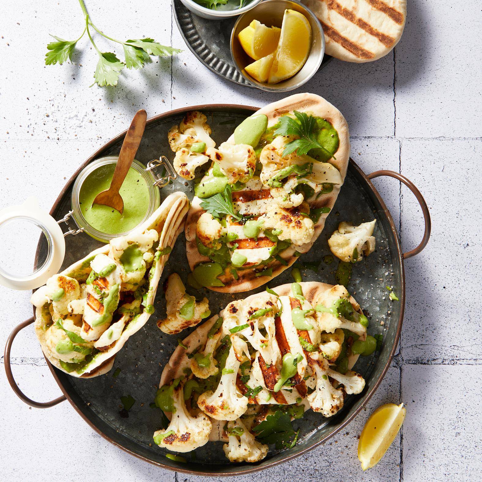 Pita veggie halloumi grillé, chou-fleur et sauce citronnée - Recette OptiGrill 2in1 | Tefal