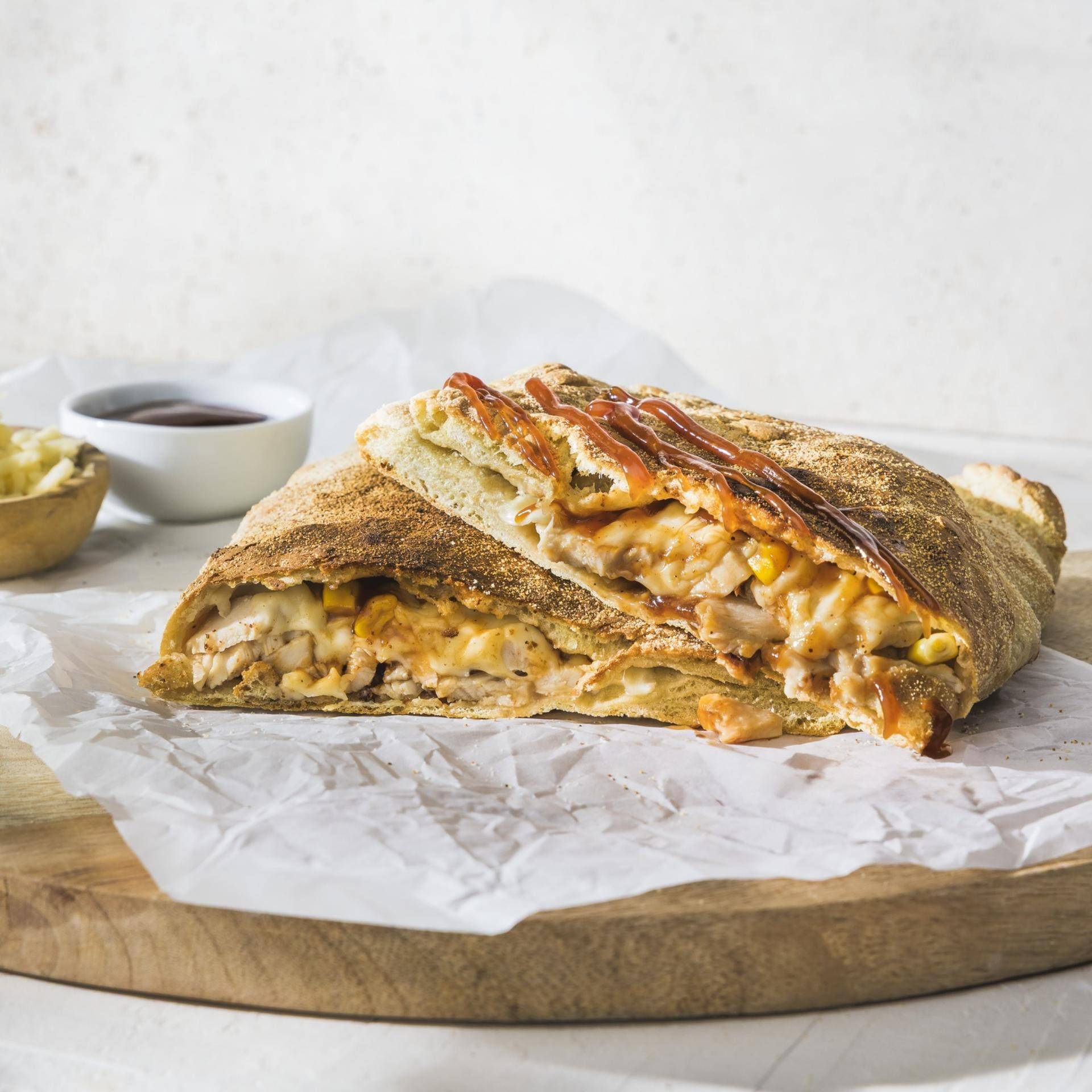 Pizza calzone au poulet BBQ - Recette Electric Pizza oven | Tefal