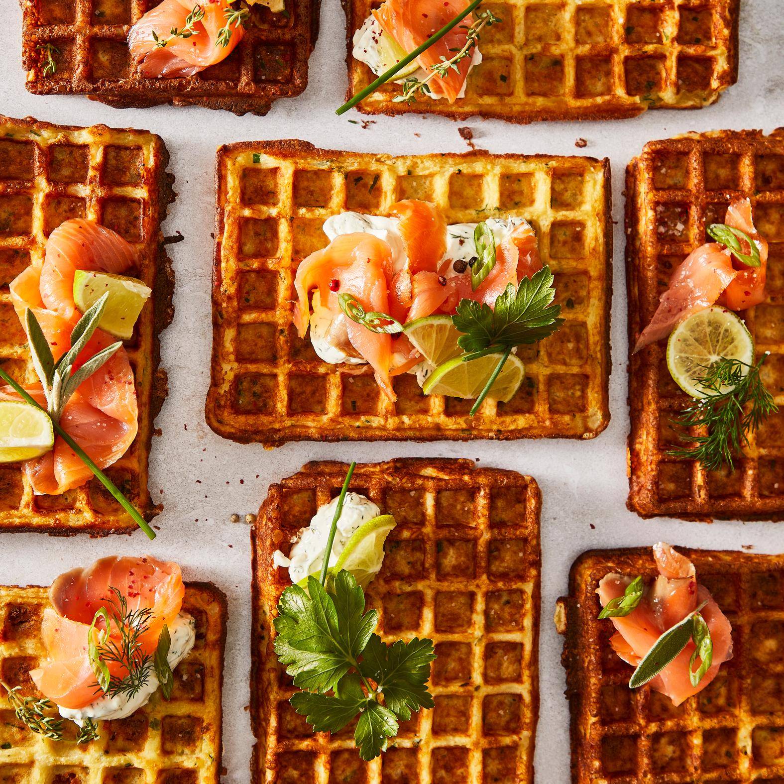 Potato waffles with smoked salmon and dill cream - Recette Snack Collection MECHANICAL | Tefal