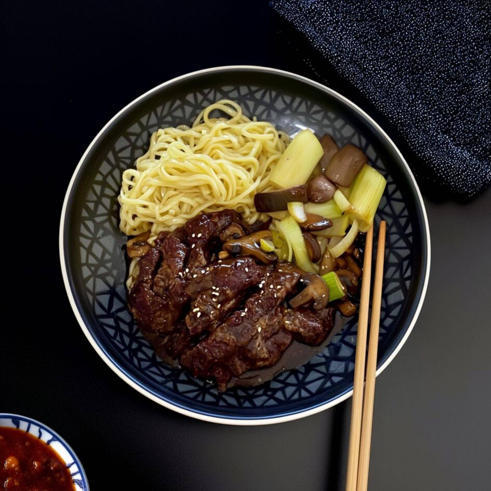 Wok de bœuf à la japonaise, shiitake et poireaux - Recette Poêles et Casseroles | Tefal