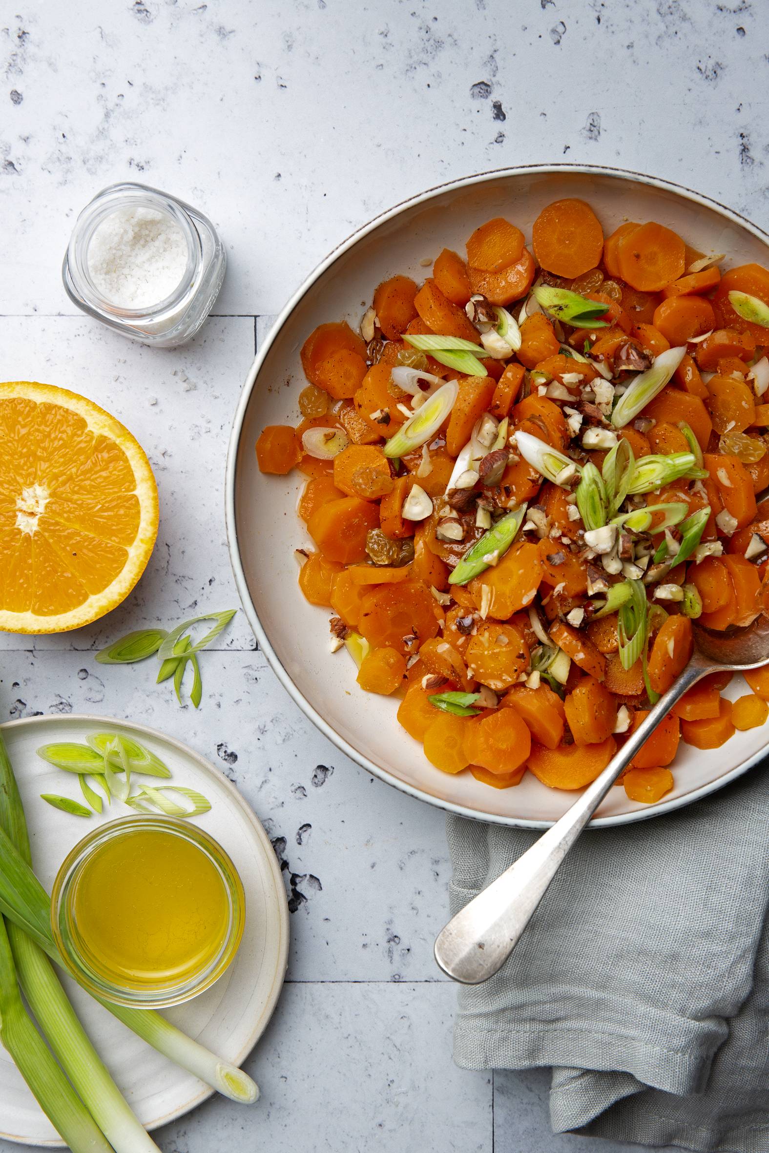 Salade tiède de carottes au gingembre et aux noisettes - Recette undefined | Tefal
