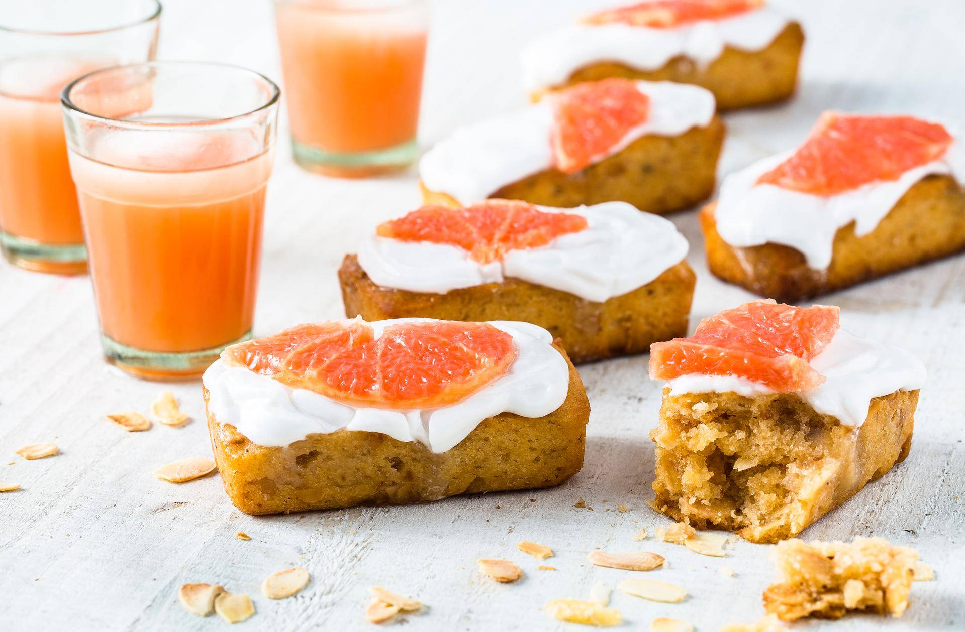 Cakes au pamplemousse et amandes effilées - Recette Cake Factory | Tefal