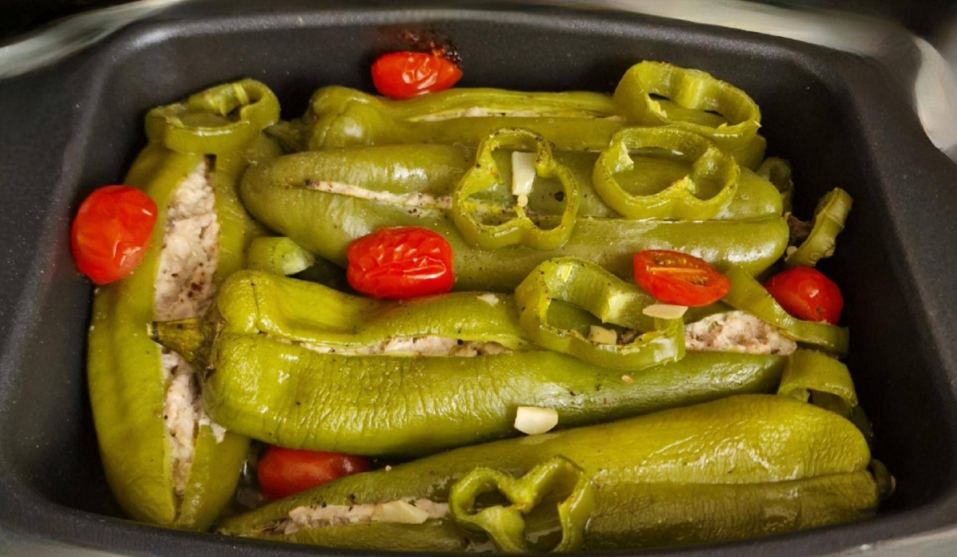 Poivrons cornes de boeuf farcies - Recette Cake Factory Délices | Tefal
