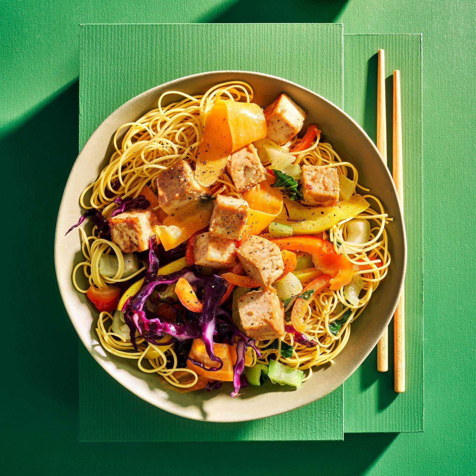 Stir fry arc-en-ciel végétarien au tofu - Recette Poêles et Casseroles | Tefal