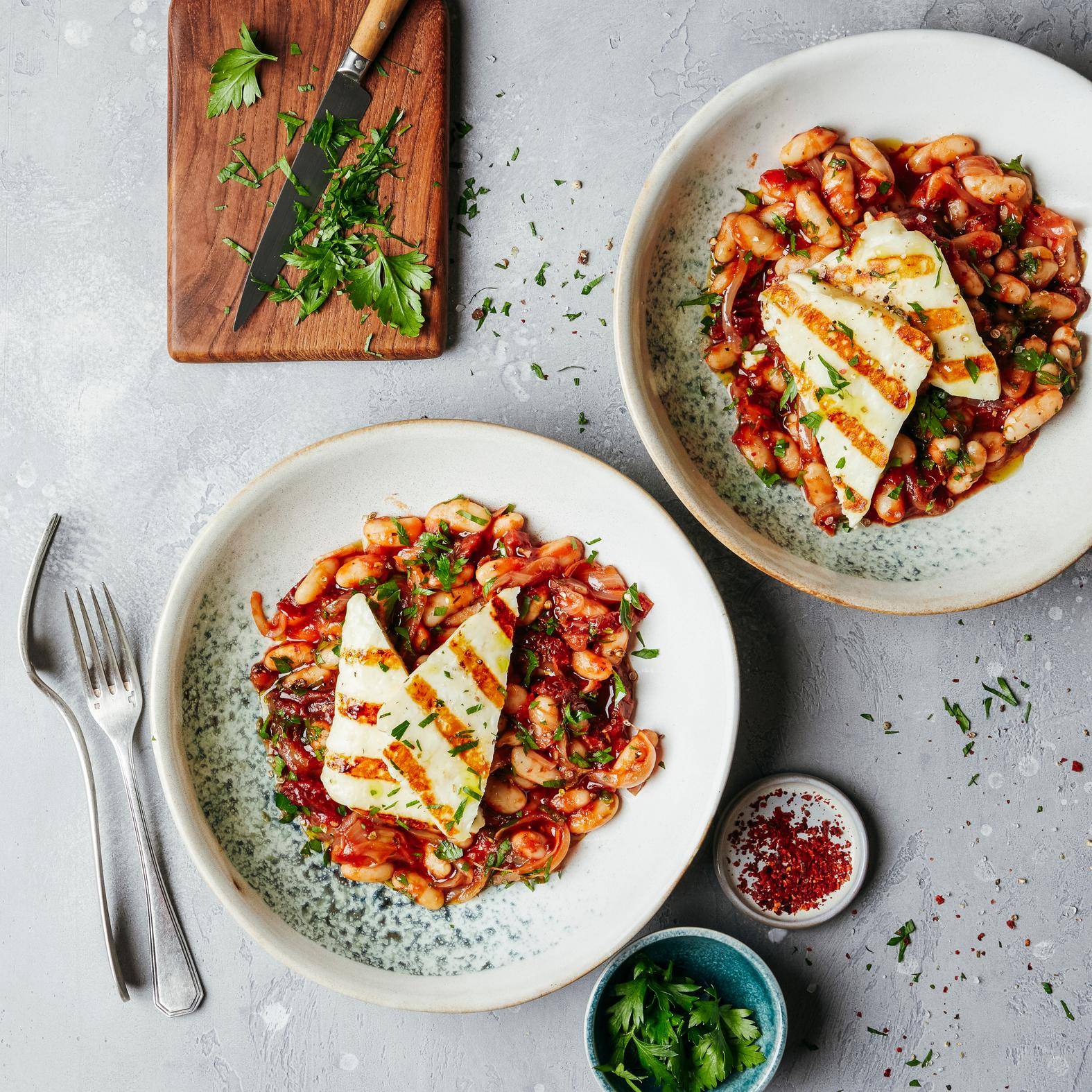 Haricots blancs à la tomate et halloumi grillé - Recette OptiGrill 2in1 | Tefal