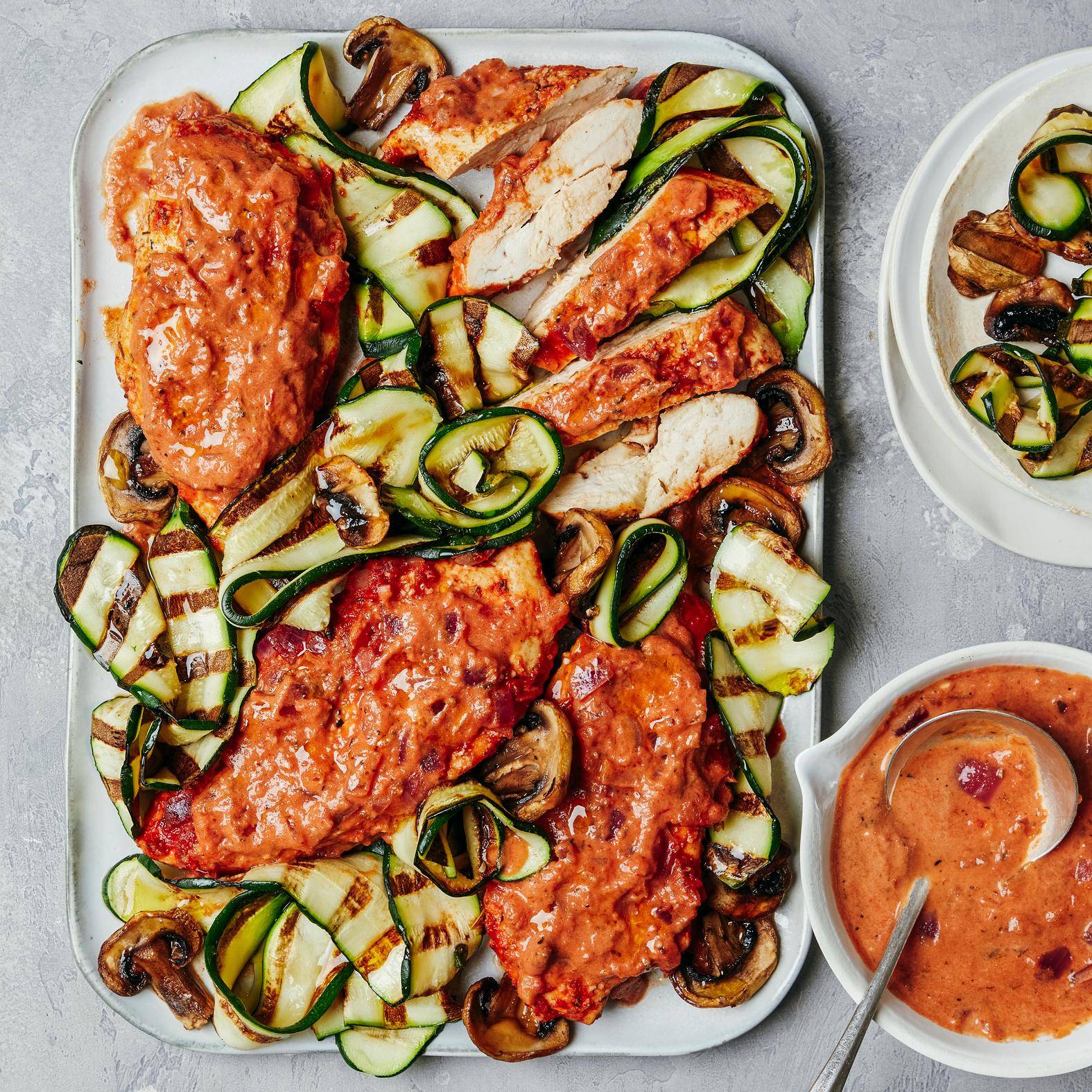 Kip met romige tomatensaus en gegrilde groenten - Recette OptiGrill 4in1 | Tefal