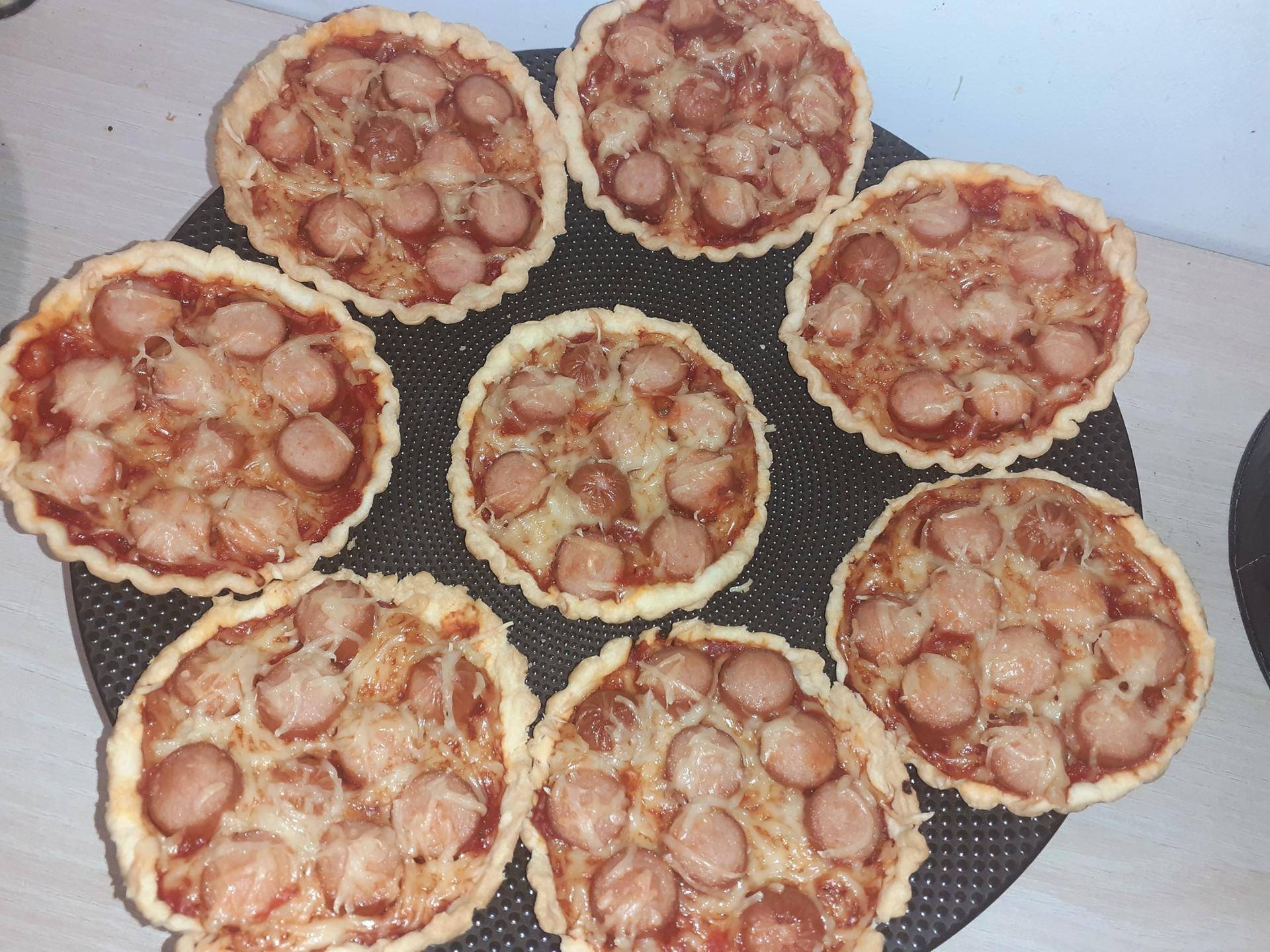 Tartelettes Knacki et gruyère - Recette Cake Factory Délices | Tefal