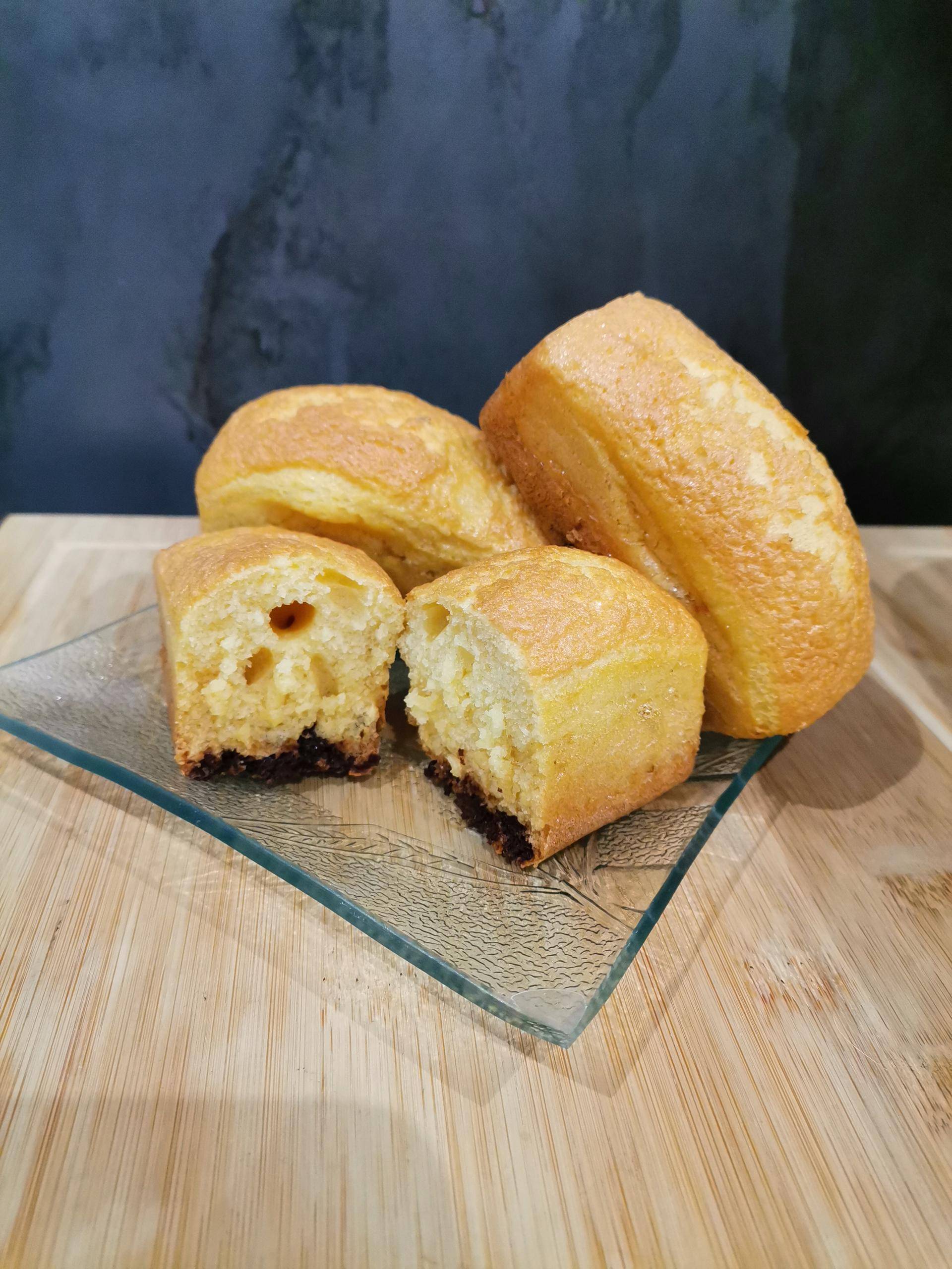 Minis cakes sur fond de pépites de chocolat - Recette Cake Factory | Tefal