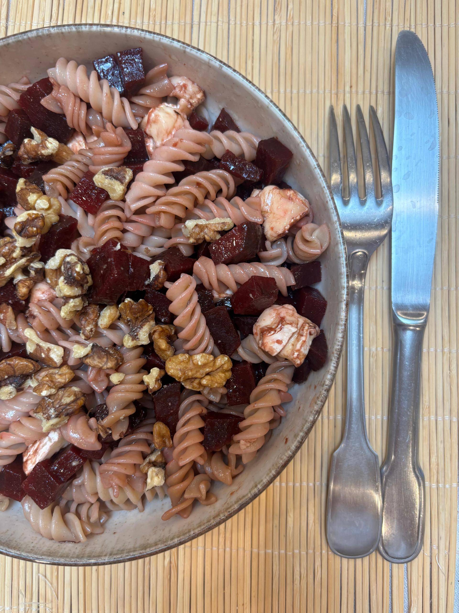 Salade de pâtes betteraves au caprice des dieux - Recette Poêles et Casseroles | Tefal