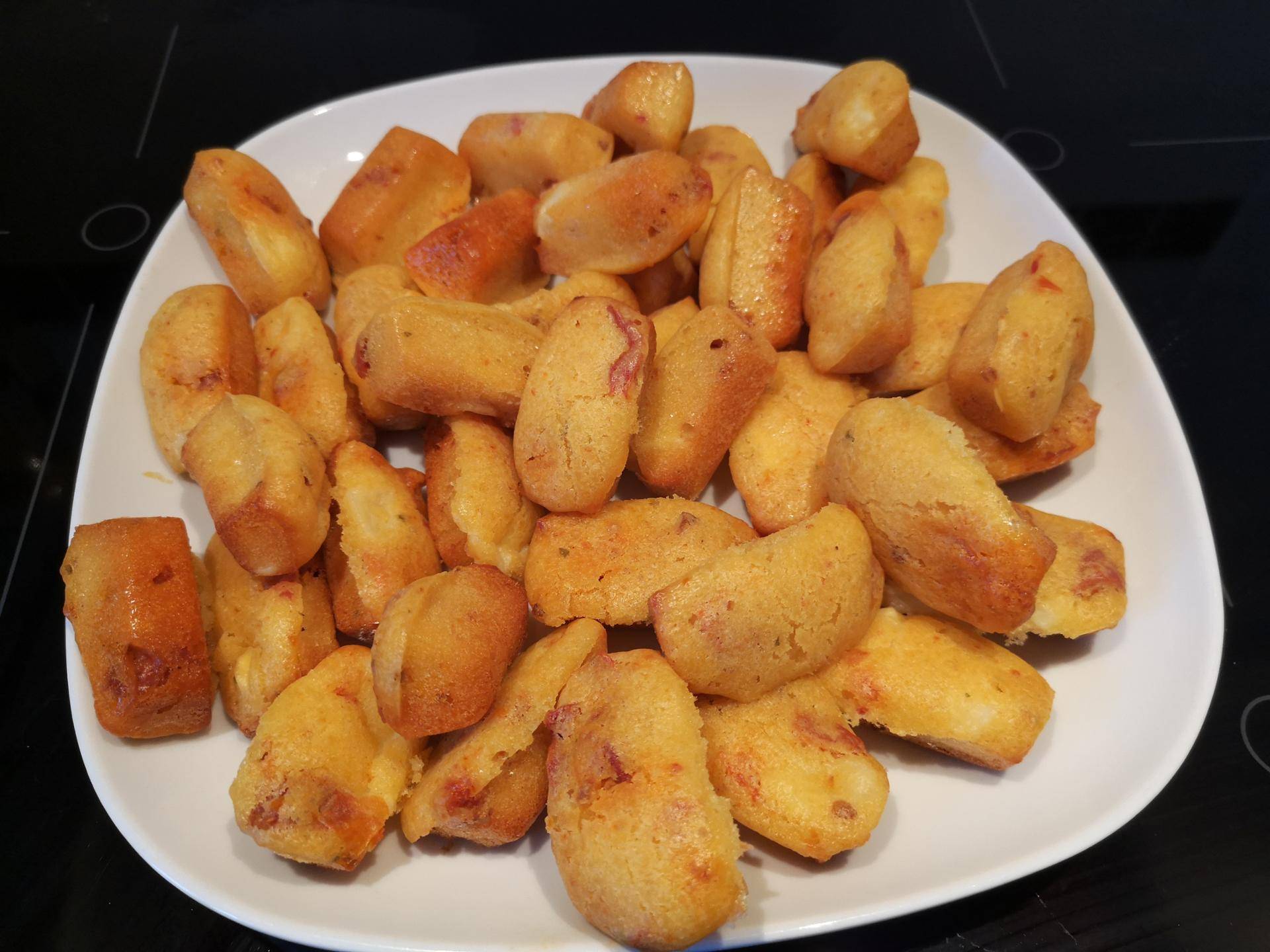 Mini moelleux chorizo chèvre tomates séchées - Recette Cake Factory | Tefal