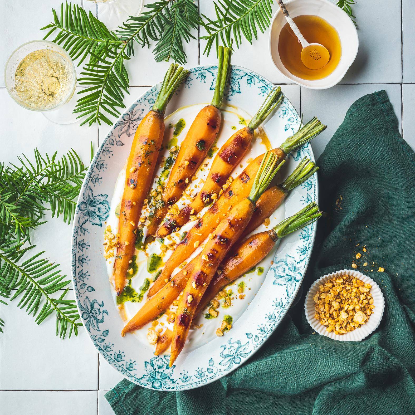 Carottes grillées, sauce au yaourt et pesto de fanes - Recette OptiGrill 4in1 | Tefal
