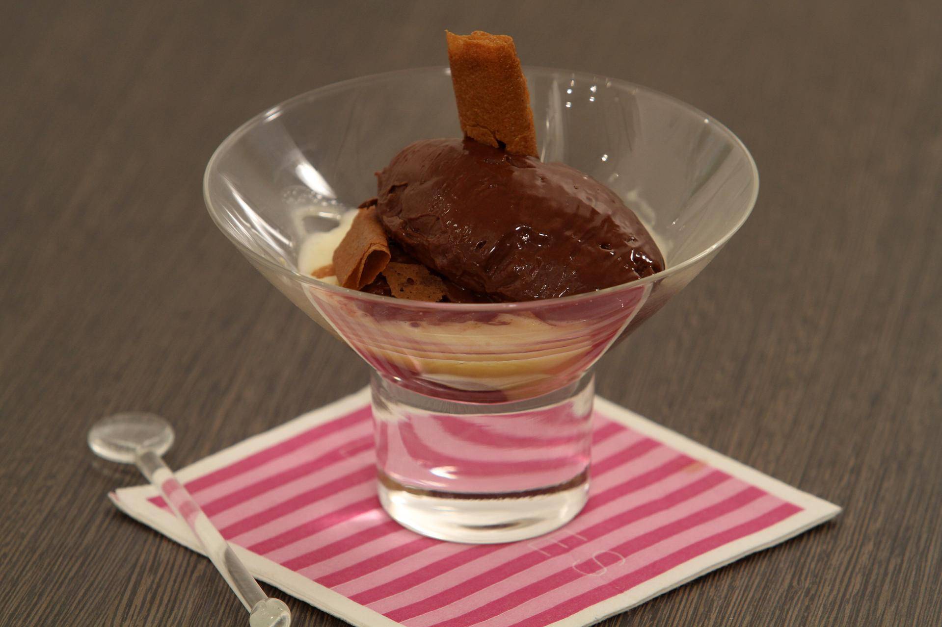 Quenelle chocolat et crème safranée - Recette Balance de cuisine | Tefal