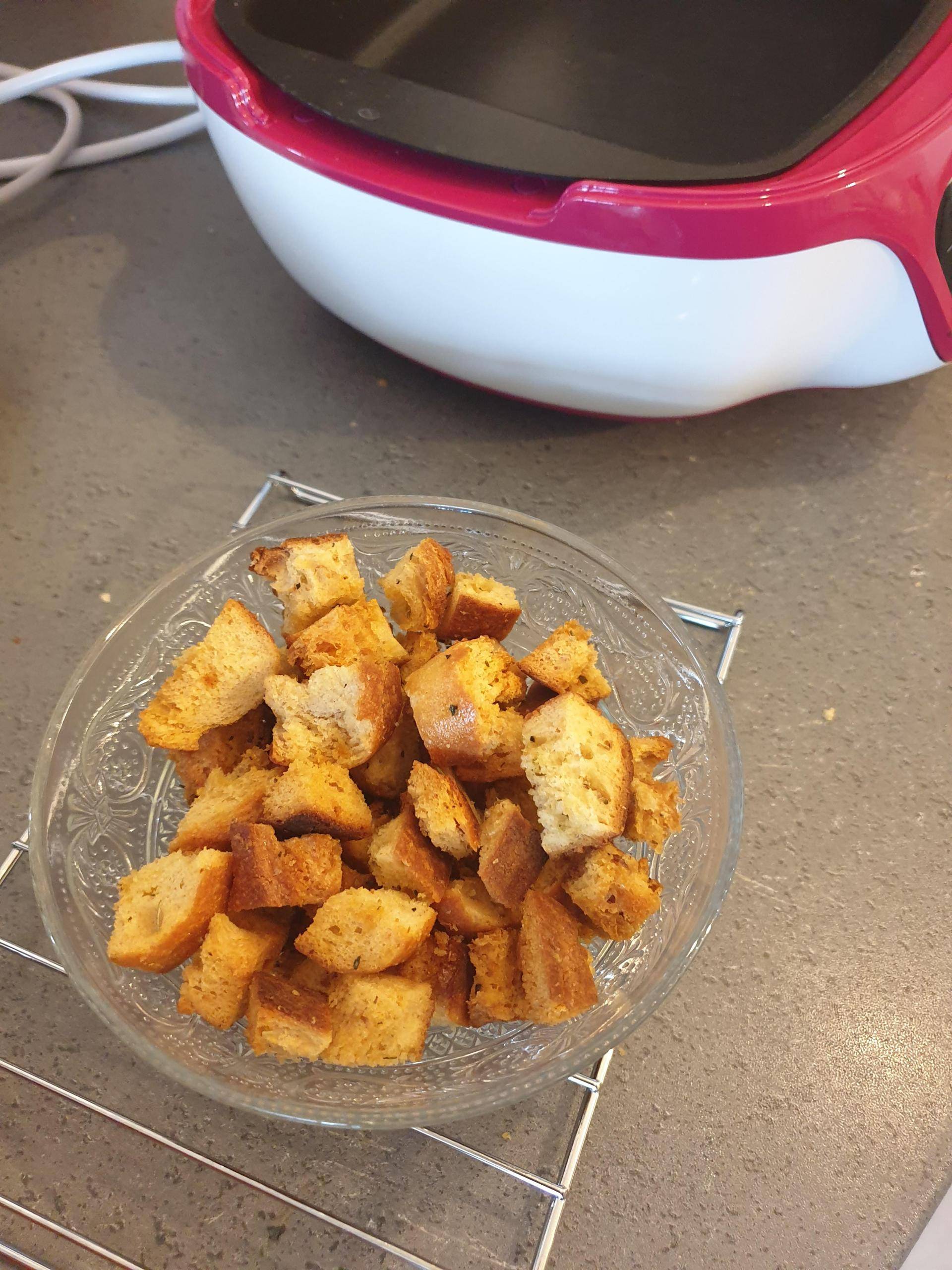 Croûtons à l'ail - Recette Cake Factory | Tefal