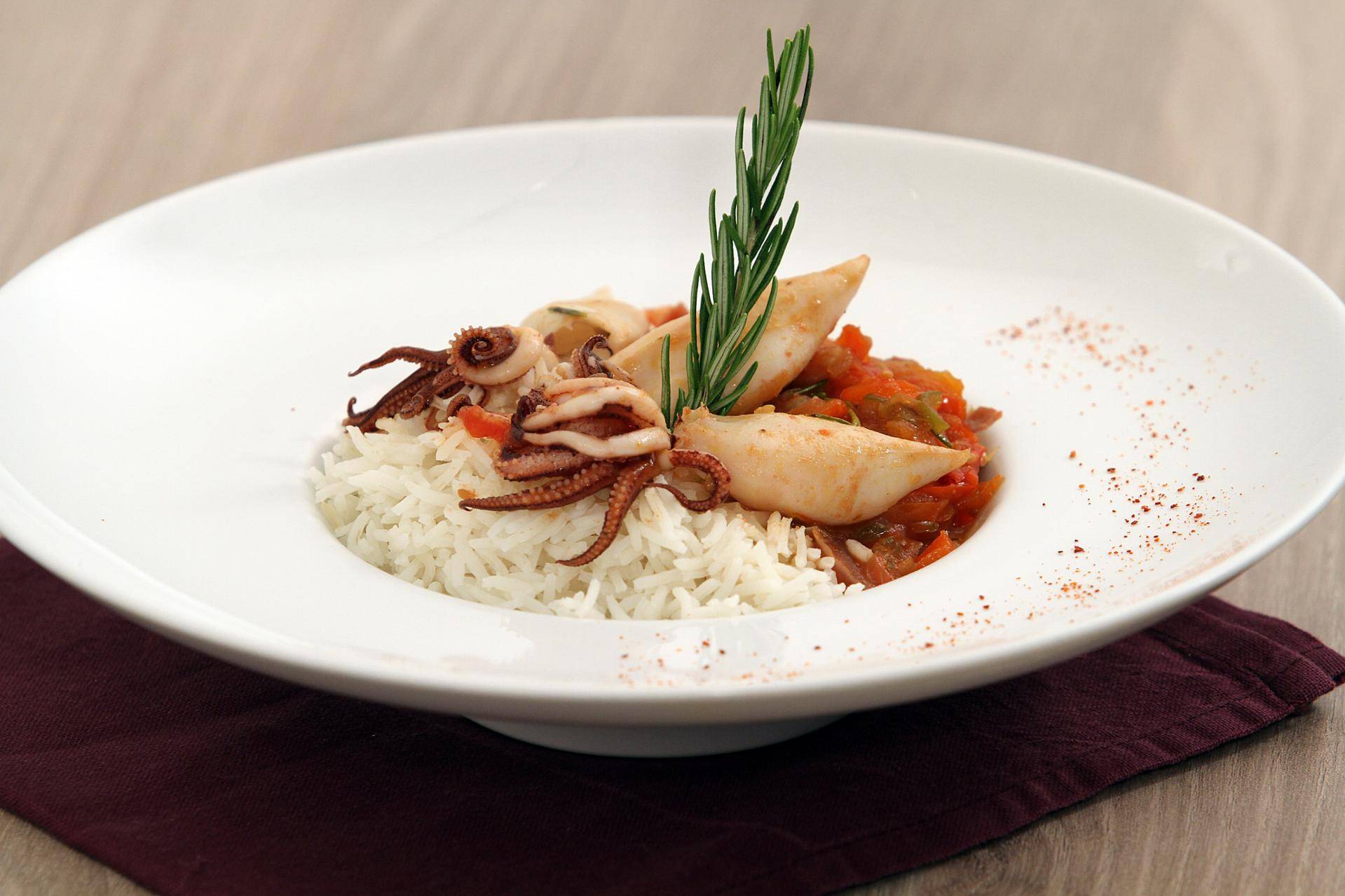 Calamars basquaise et riz tomaté - Recette Balance de cuisine | Tefal