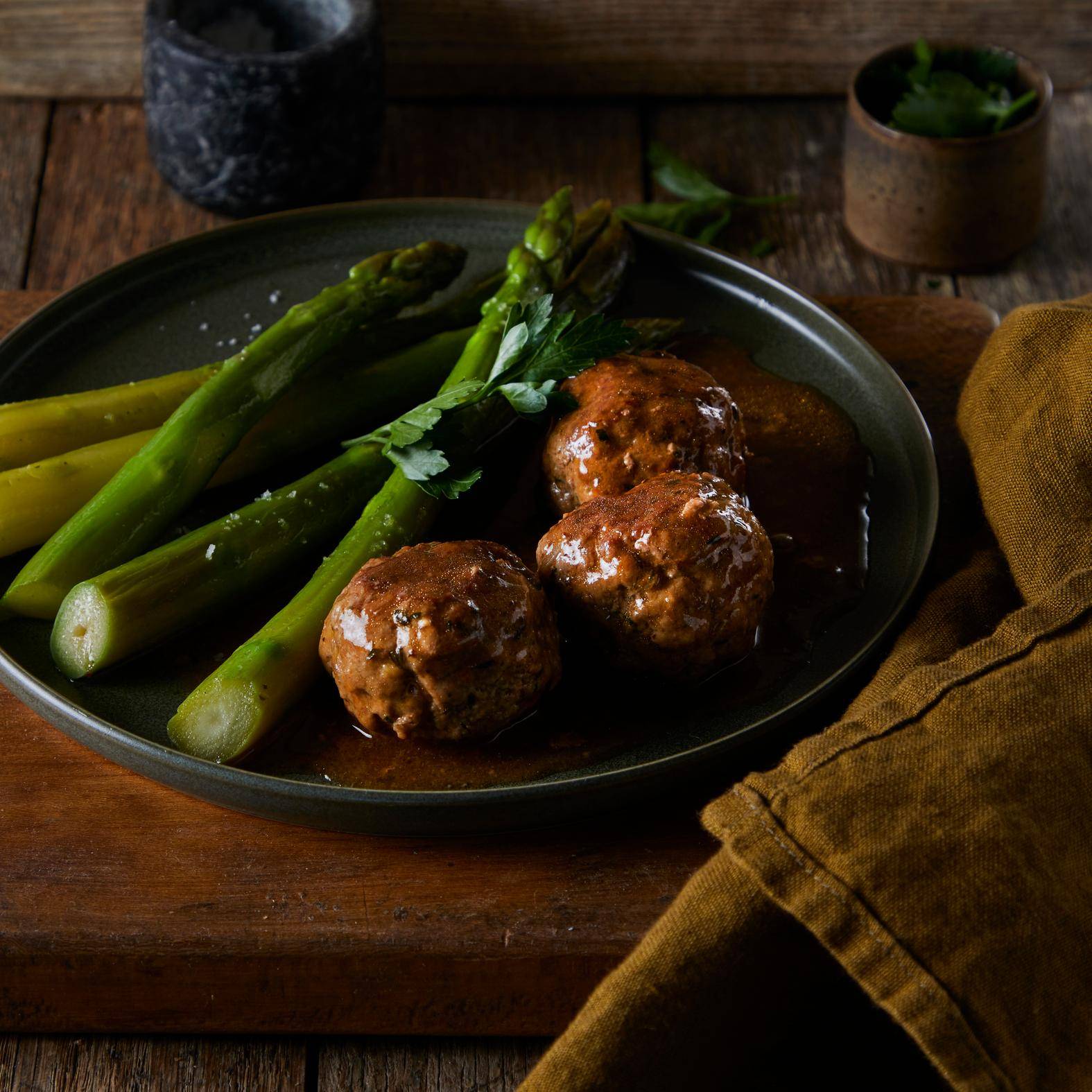 Boulettes de bœuf, asperges vertes rôties - Recette Poêles et Casseroles | Tefal