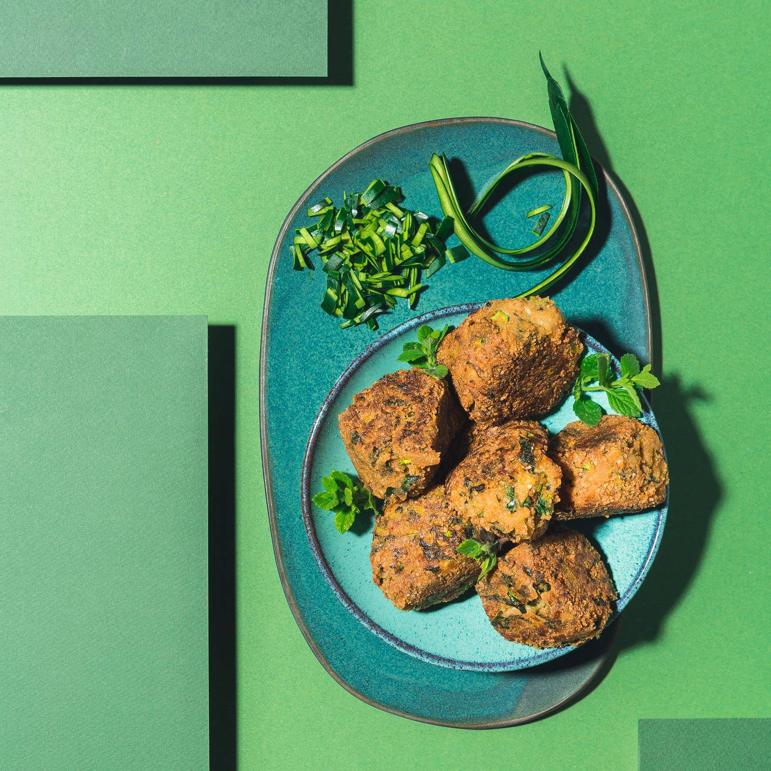 Boulettes de pain rassis aux épluchures de courgettes et feta - Recette Poêles et Casseroles | Tefal