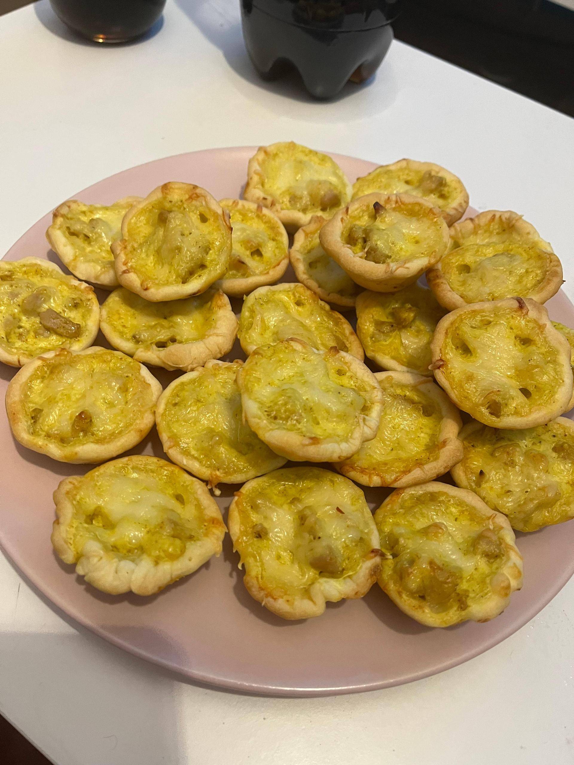 Mini pizza poulet curry crème fraîche - Recette Cake Factory | Tefal