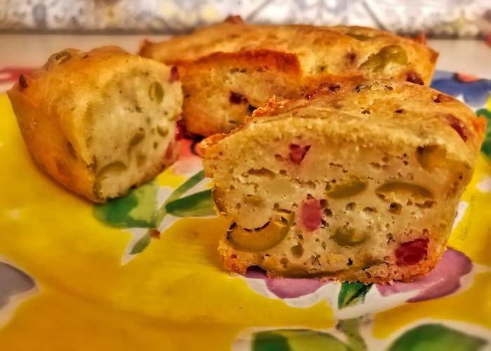 Mini cakes aux olives et lardons - Recette Cake Factory | Tefal
