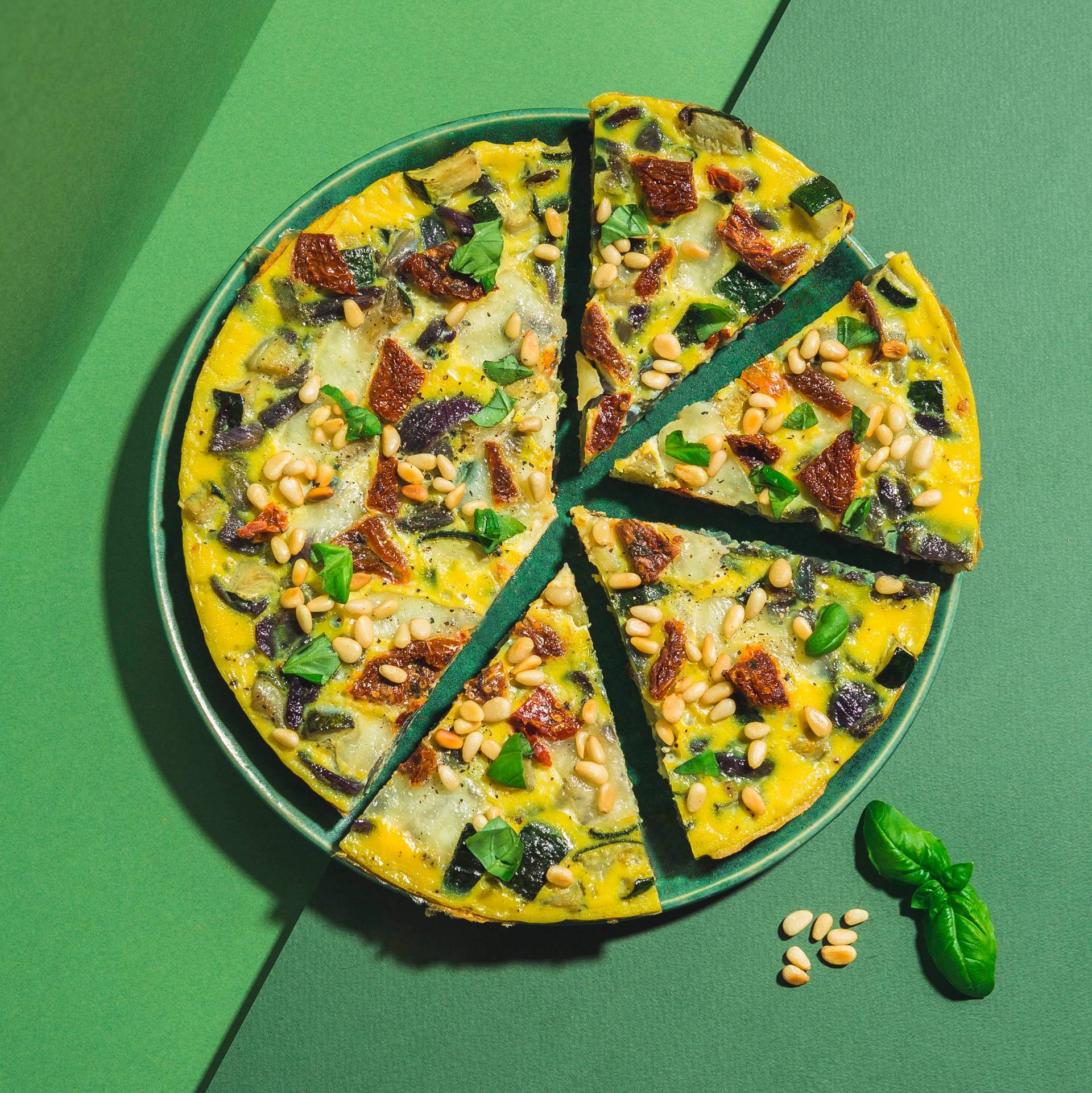 Frittata à la mozzarella, au basilic et aux courgettes - Recette Poêles et Casseroles | Tefal